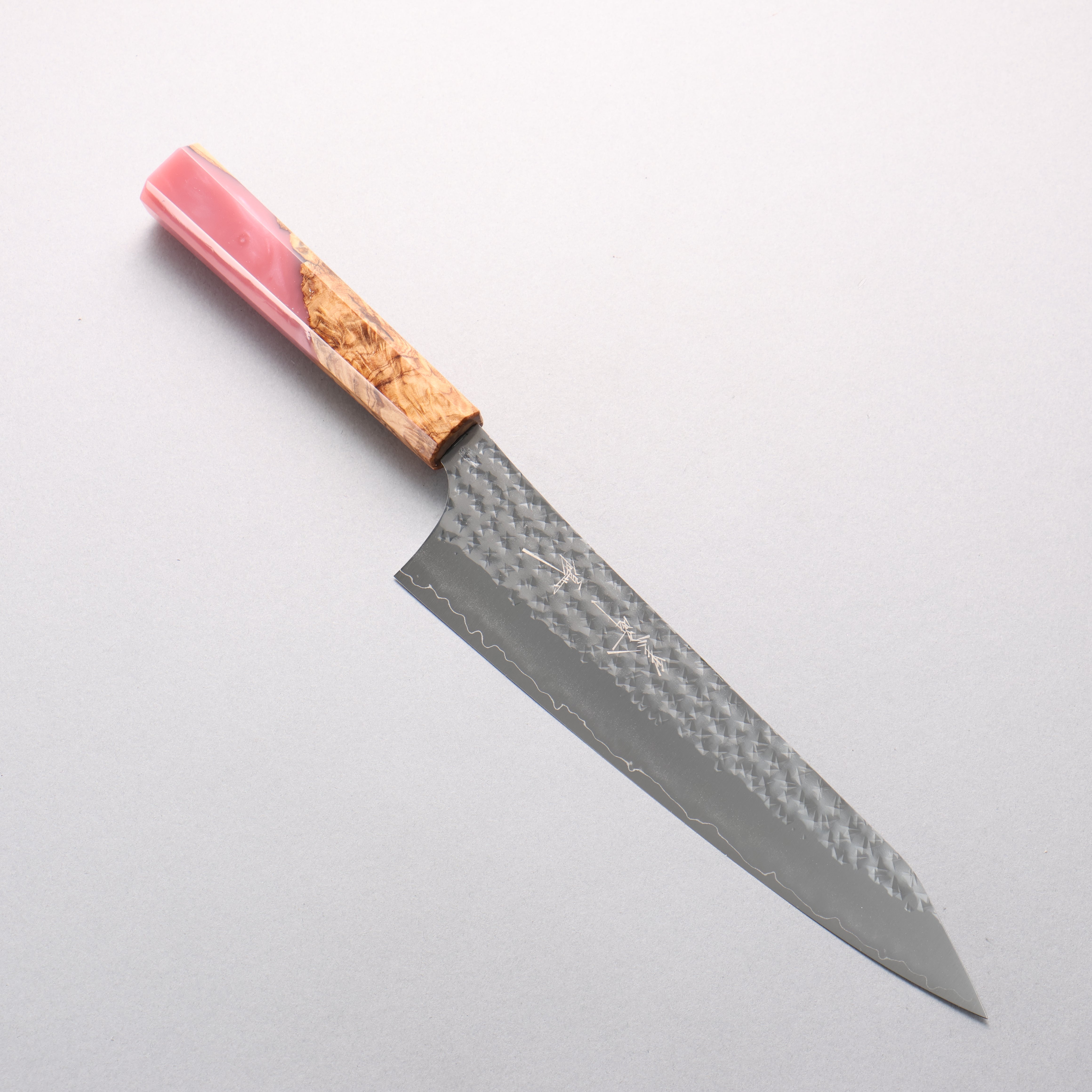 Yu Kurosaki Senko Ei SG2 Hammered Gyuto 210mm Olive Wood & Pink Resin Handle - Seisuke Knife