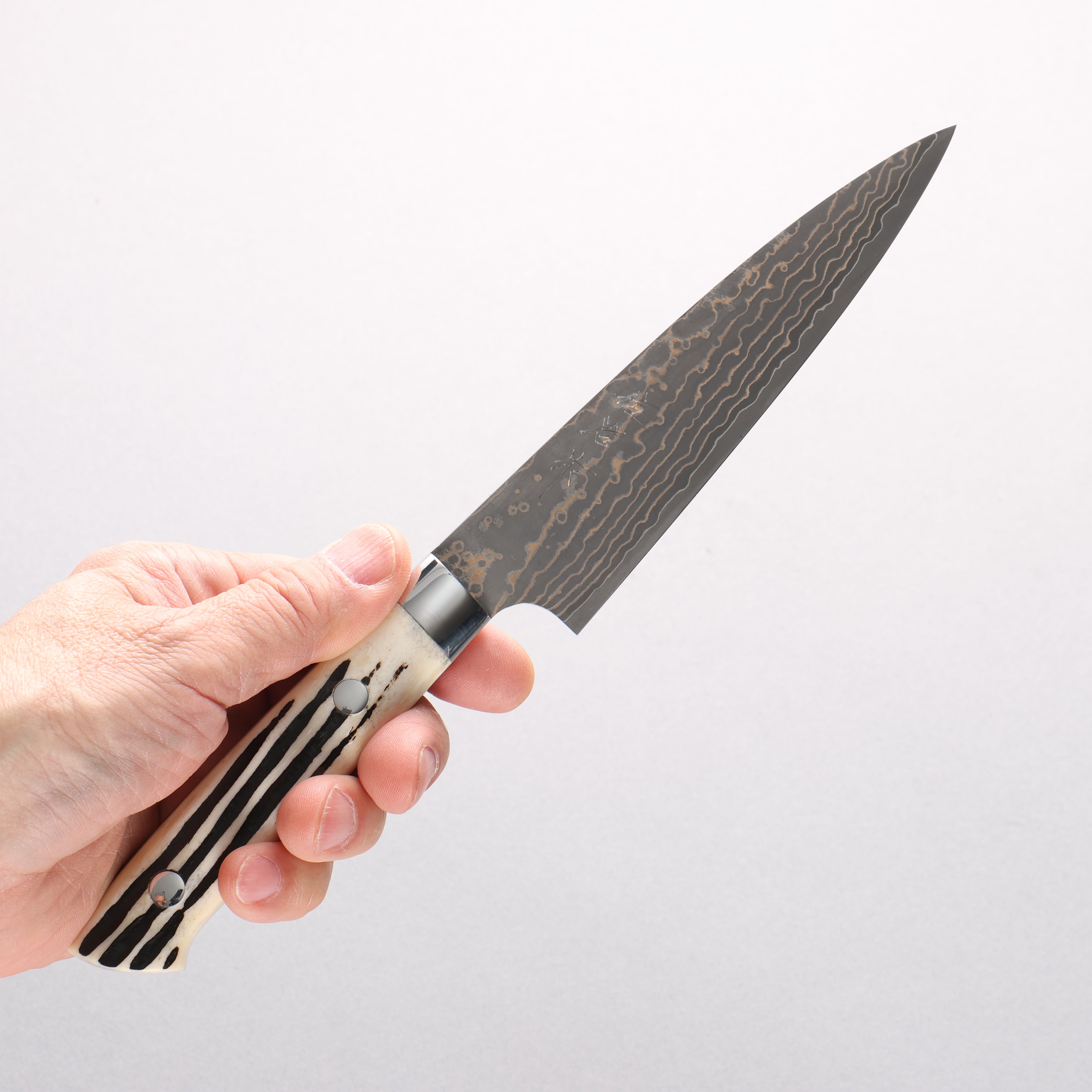 Takeshi Saji VG10w Damascus Gold Colored Petty-Utility 130mm White Deer Horn Handle - Seisuke Knife