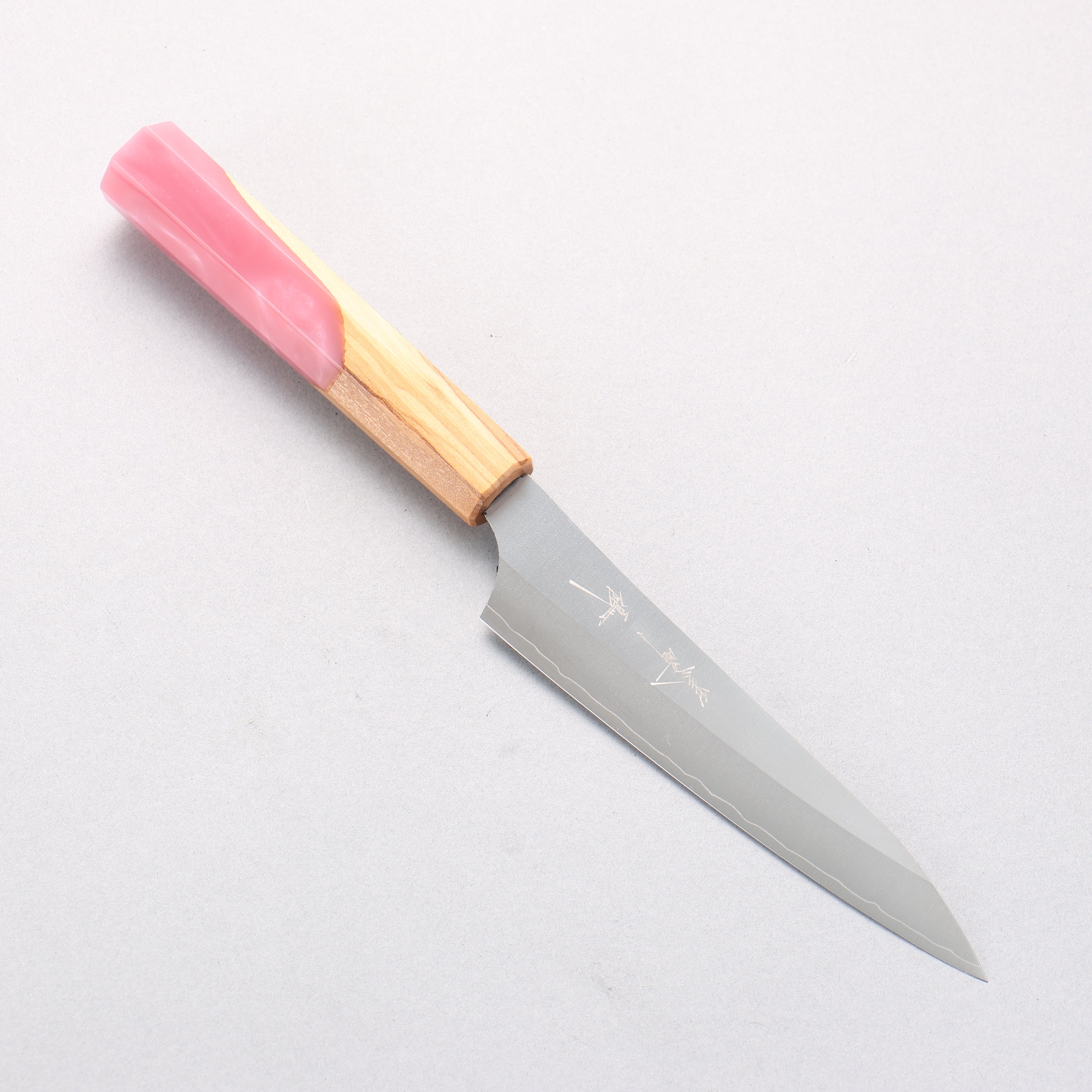 Yu Kurosaki New Gekko VG-XEOS Petty-Utility 130mm Olive Tree and Pink Resin Handle - Seisuke Knife