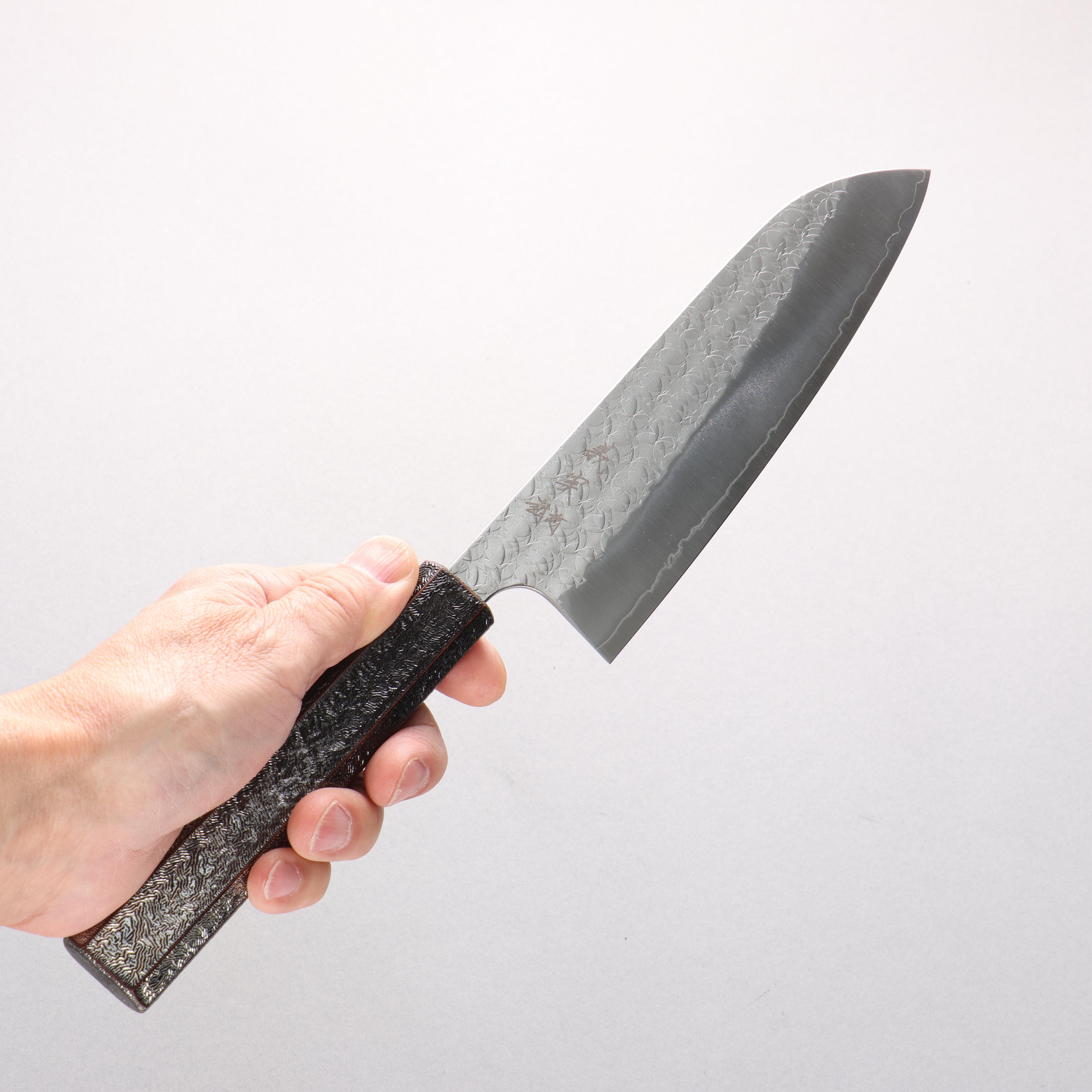 Yoshimi Kato Minamo SG2 Hammered Santoku 170mm Oak with Black Silver Lacquer Handle - Seisuke Knife