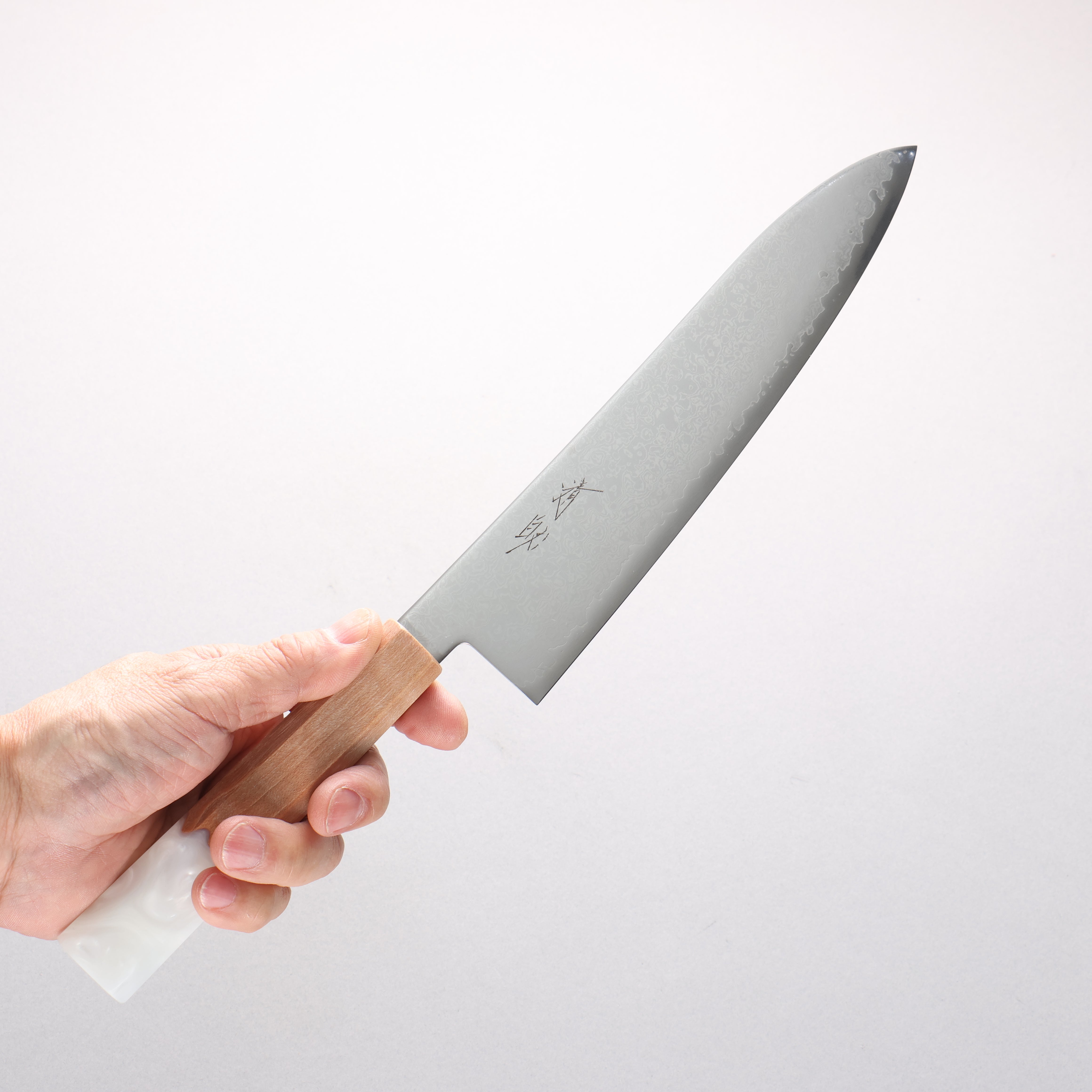 Seisuke VG10 Damascus Gyuto 210mm Maple with White Resin Handle - Seisuke Knife