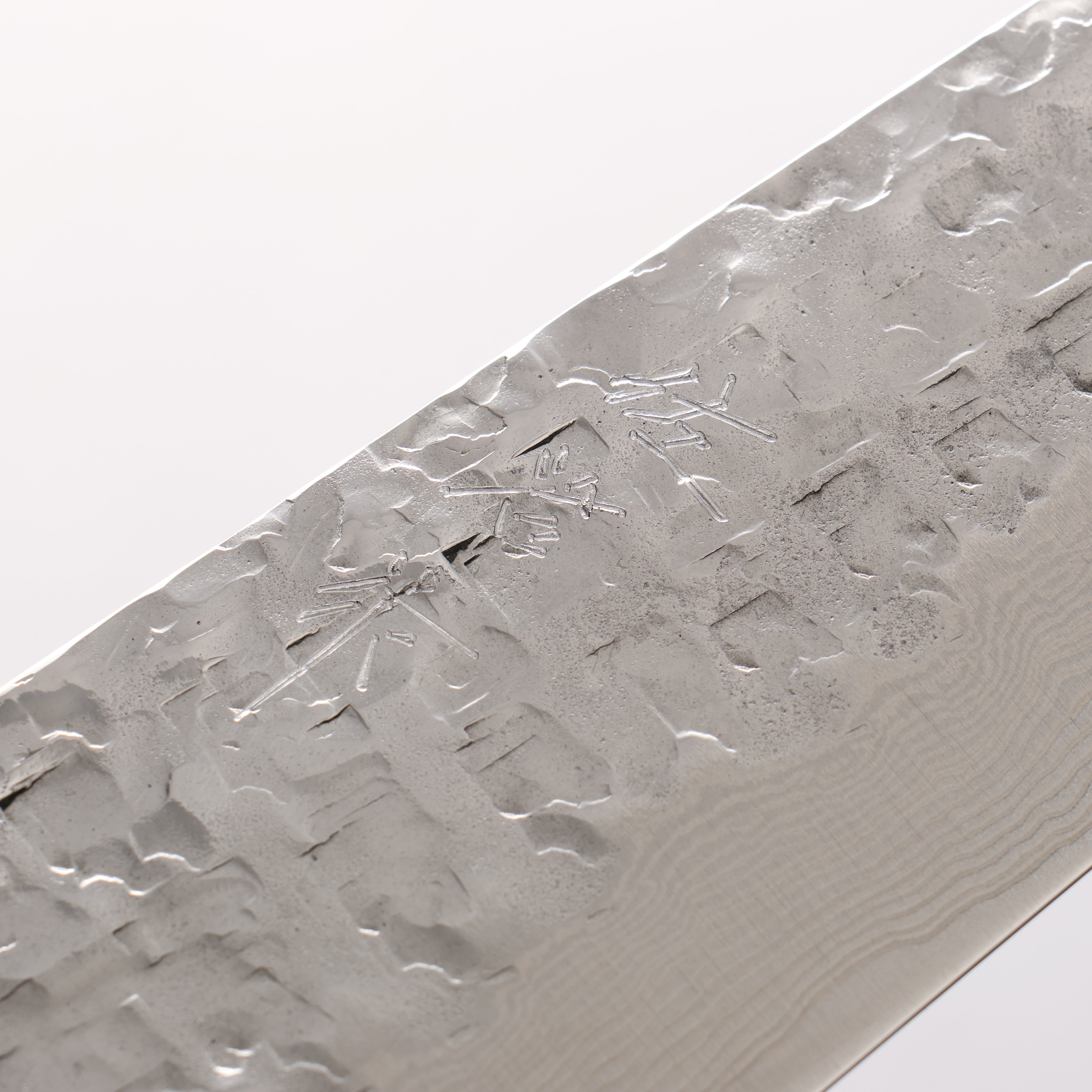 Takeshi Saji VG10 Hammered Damascus Cross Bunka 180mm Kumiko (Wood Mosaic) Handle - Seisuke Knife