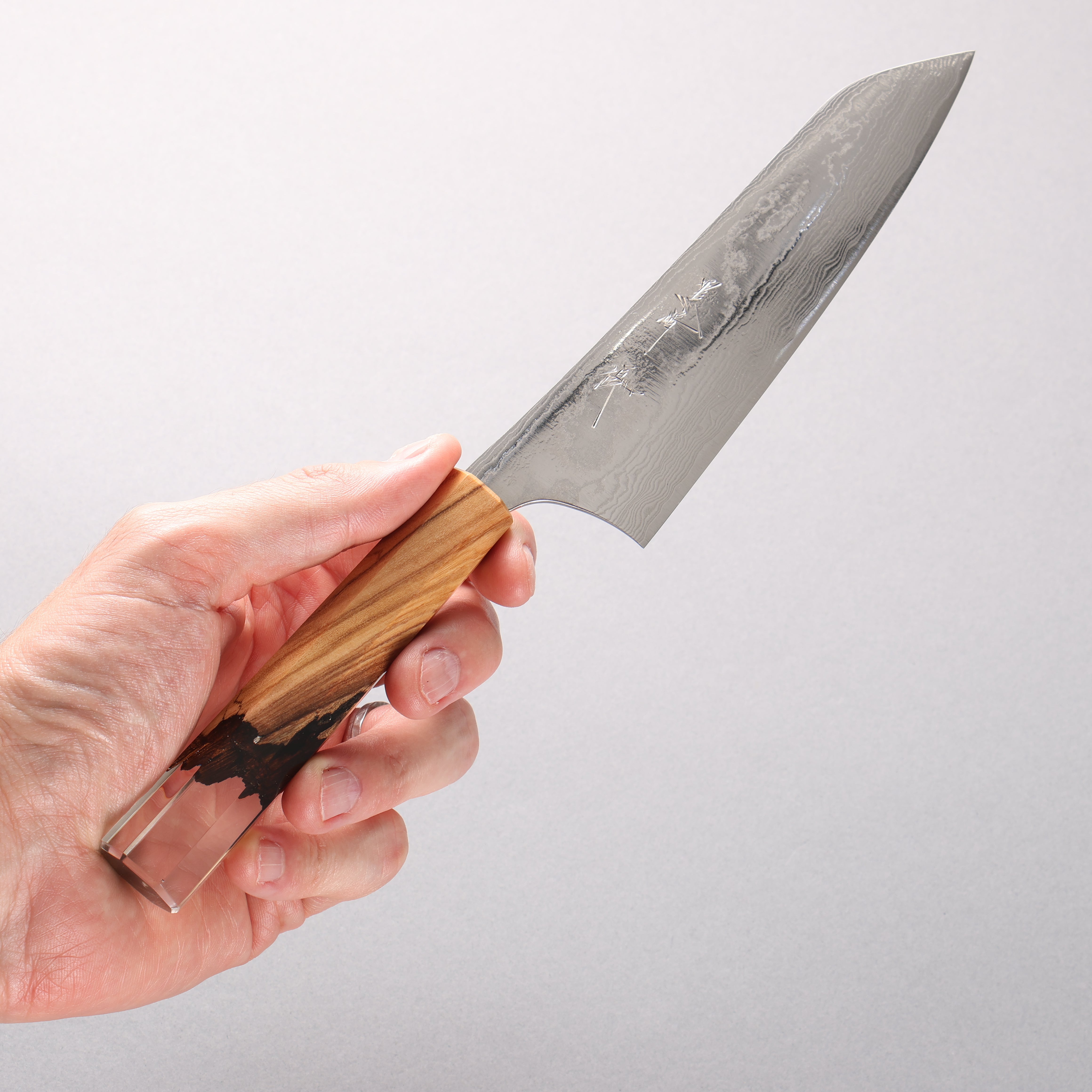 Yu Kurosaki Suiun SG2 Damascus Small Bunka 150mm Olive Tree and Clear Resin Handle