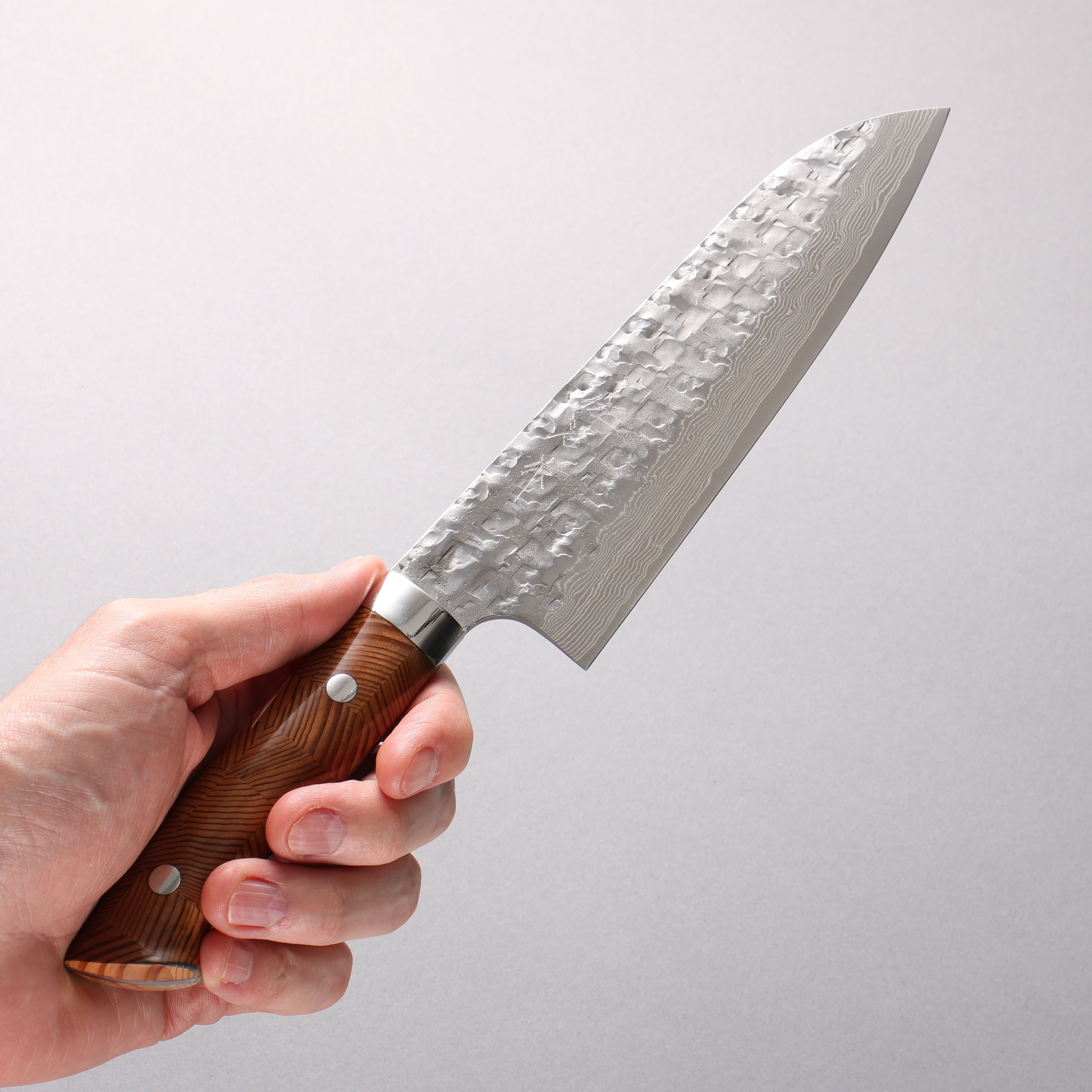 Takeshi Saji VG10 Hammered Damascus Cross Santoku 180mm Kumiko (Wood Mosaic) Handle