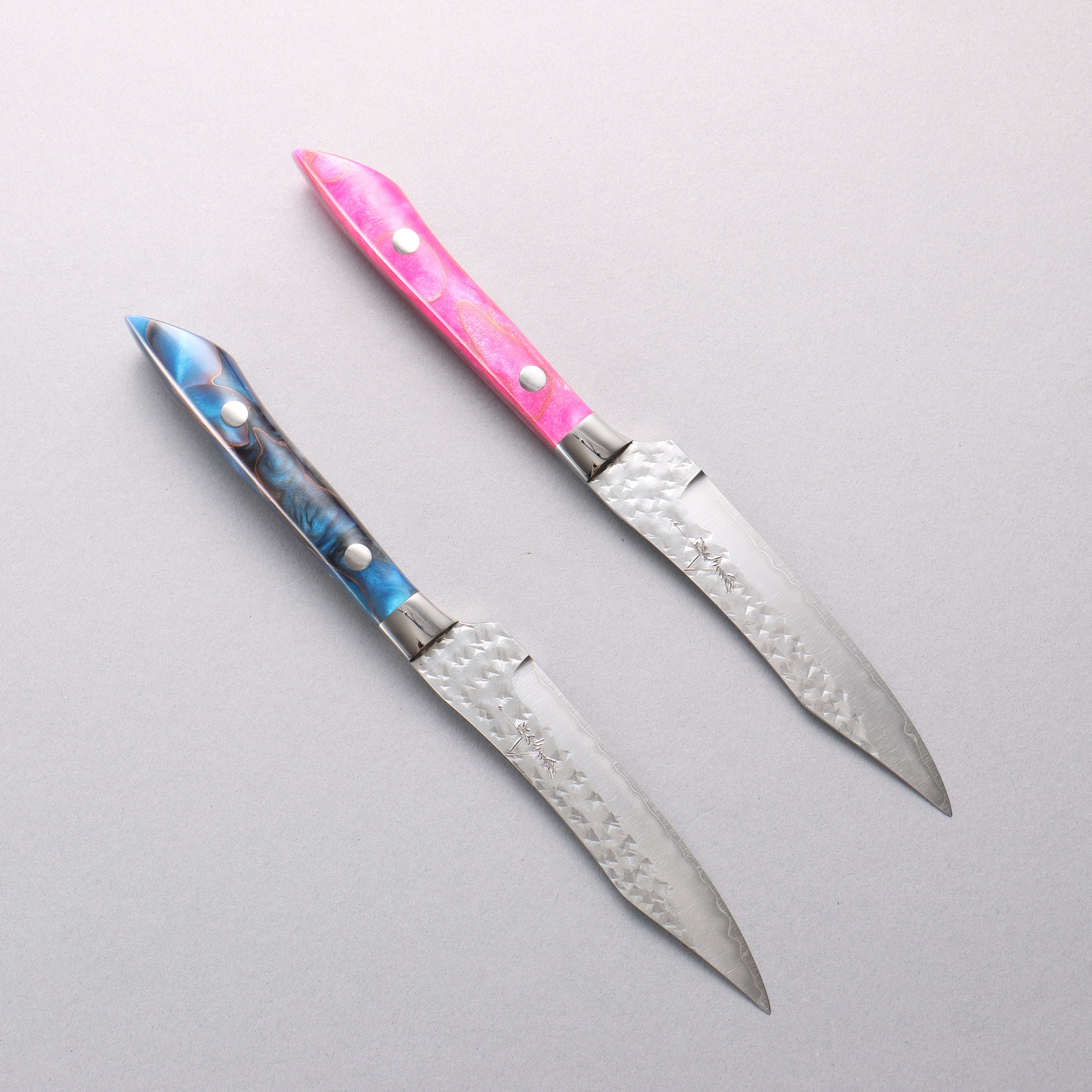 Yu Kurosaki Pink/Blue Set of 2 Steak Knife 110mm Acrylic Handle