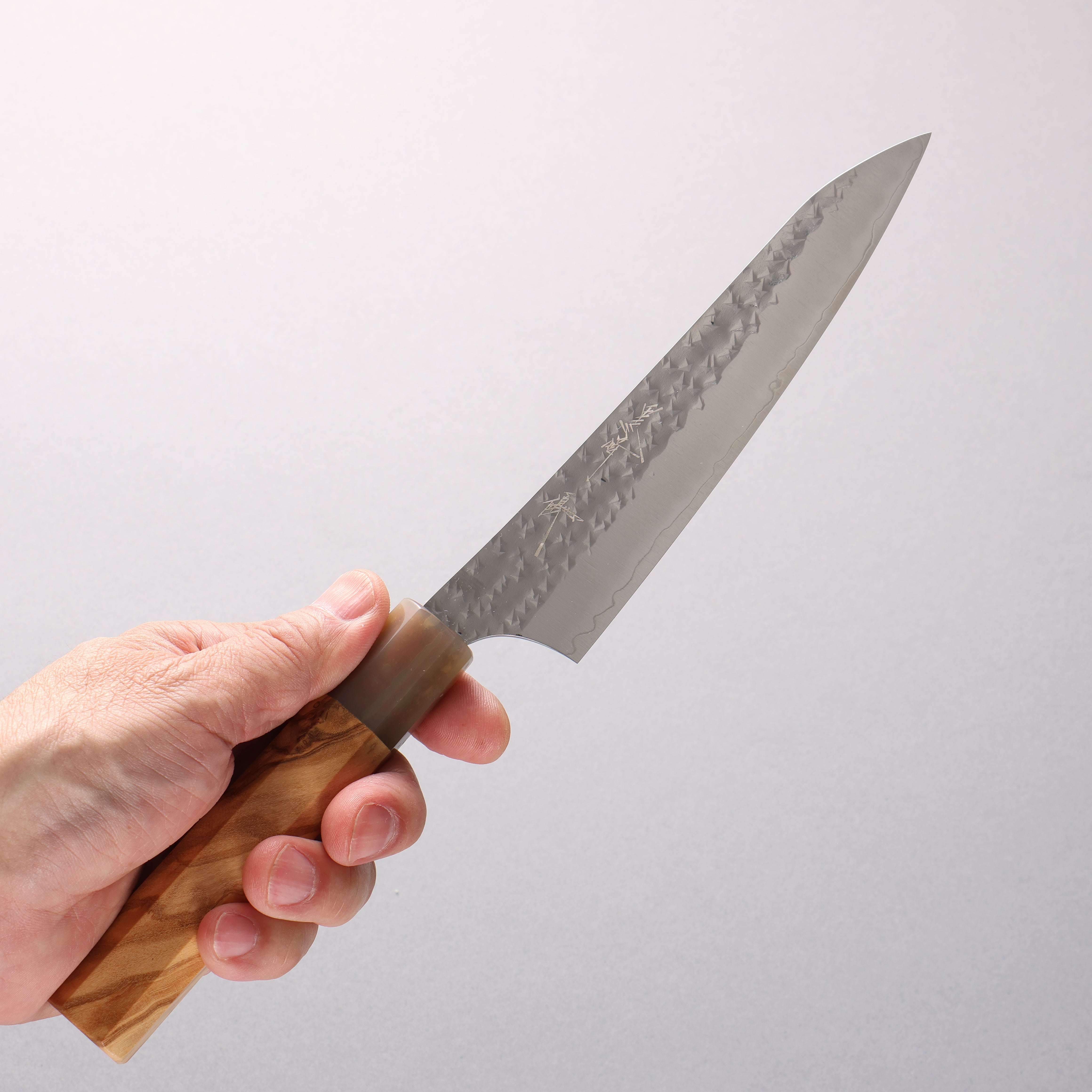 Yu Kurosaki Senko Ei SG2 Hammered Petty-Utility 150mm Olive tree (ferrule: Water Buffalo Horn) Handle