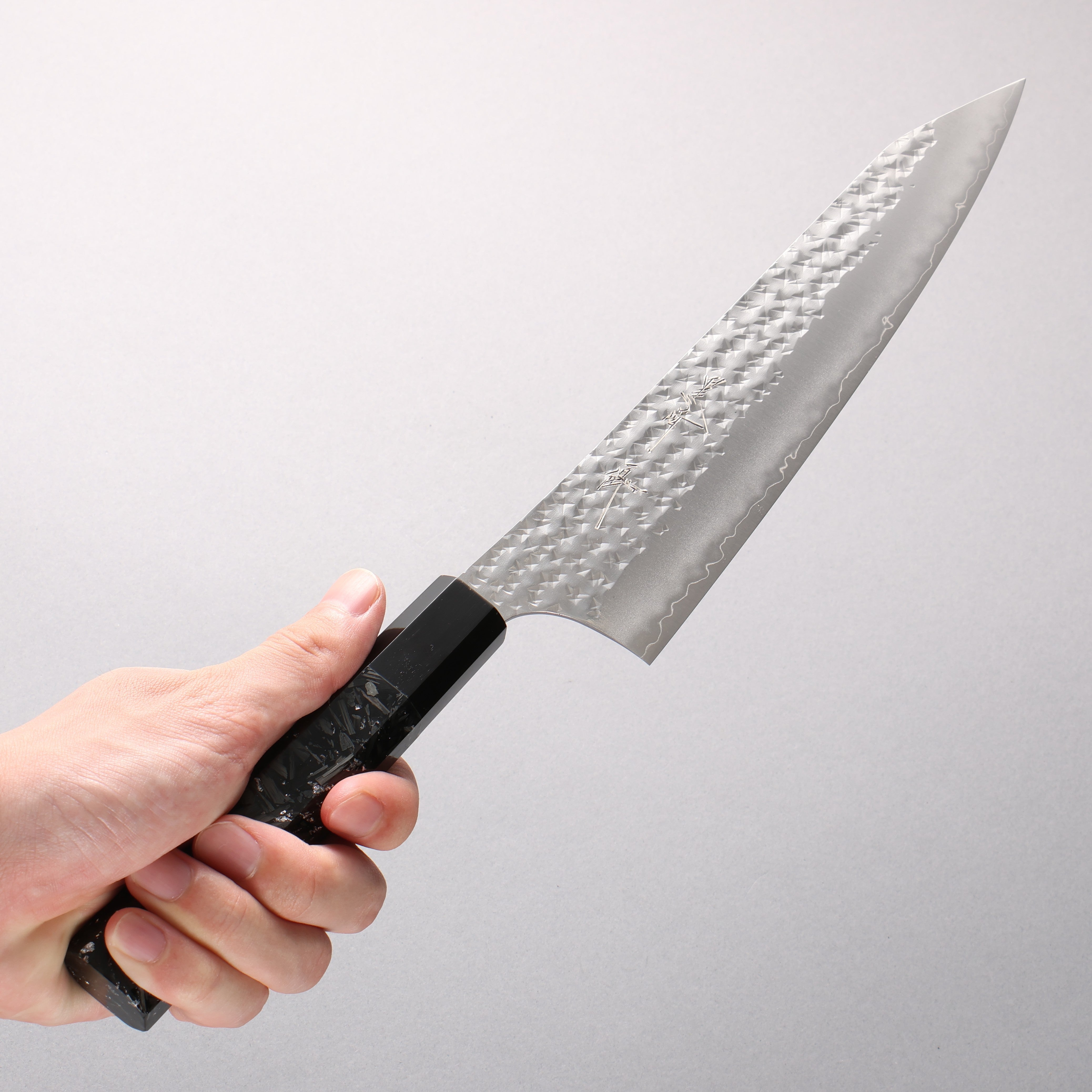 [Ginza Only] Yu Kurosaki Senko Ei SG2 Hammered Gyuto 210mm Carbon Fiber with Silver Speckles (ferrule: Black Water Buffalo Horn) Handle