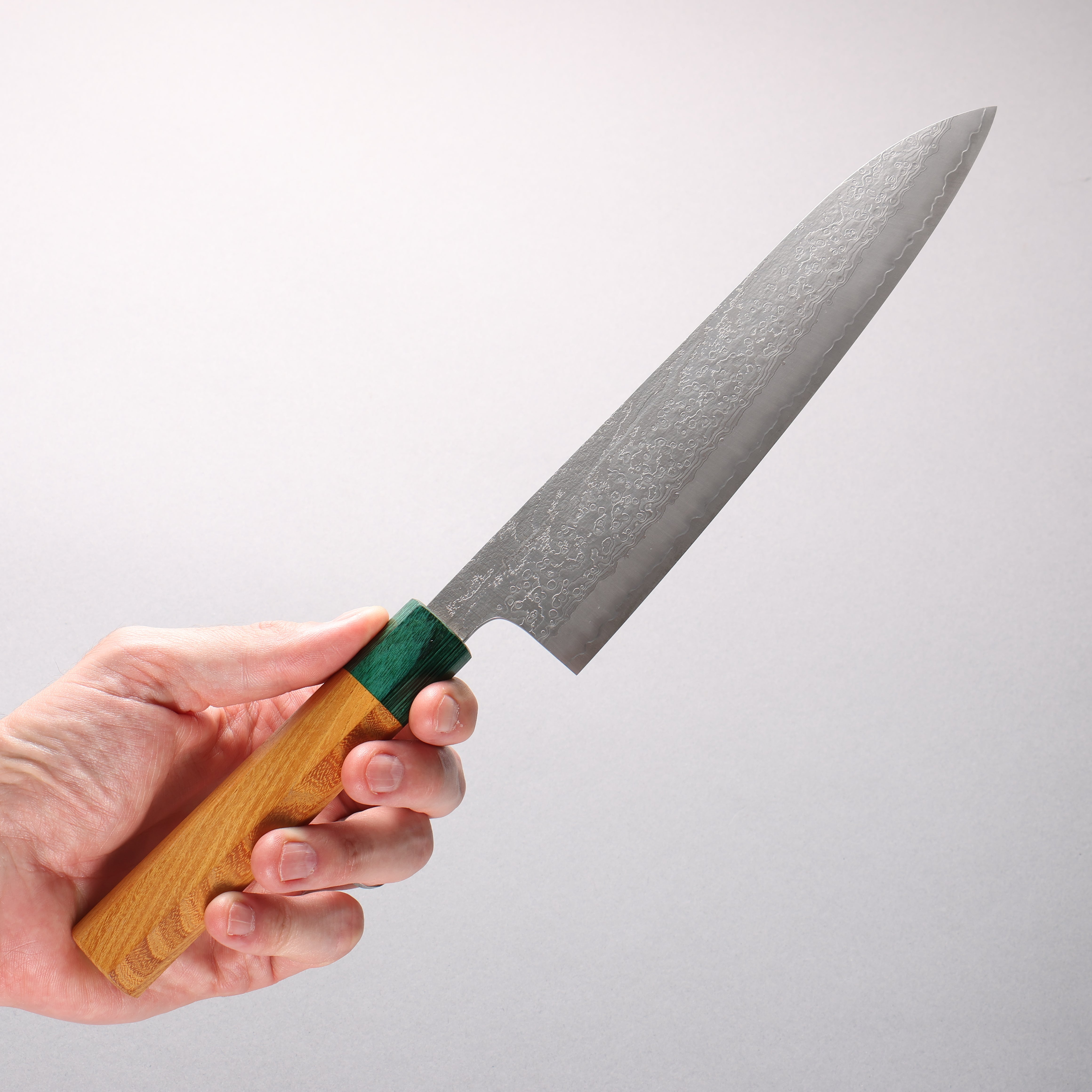 Makoto Kurosaki VG10w Damascus Gyuto 210mm Japanese Elm (Ferrule: Green Pakka Wood) Handle