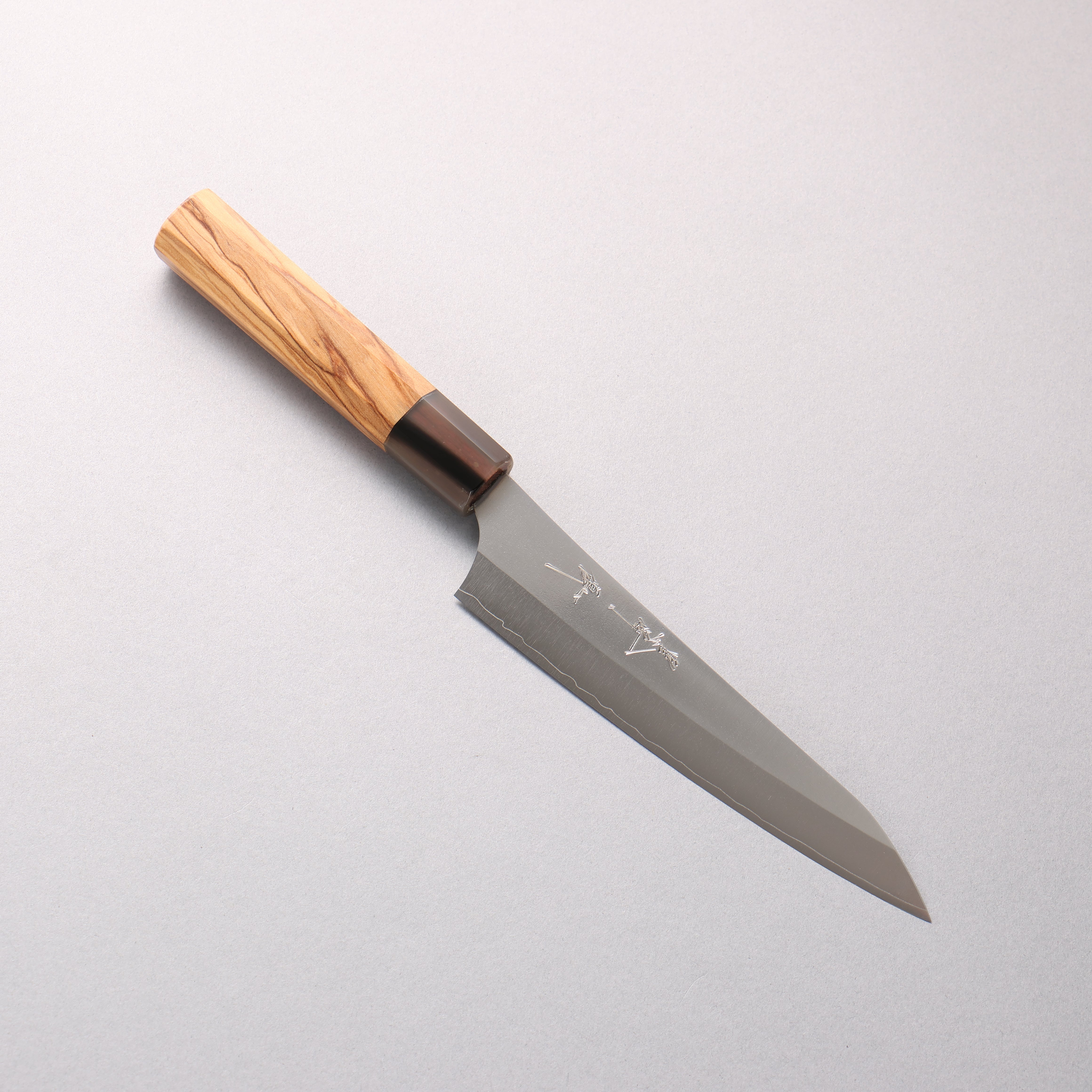 Yu Kurosaki New Gekko VG-XEOS Petty-Utility 150mm Olive Tree (ferrule: White Water Buffalo Horn) Handle
