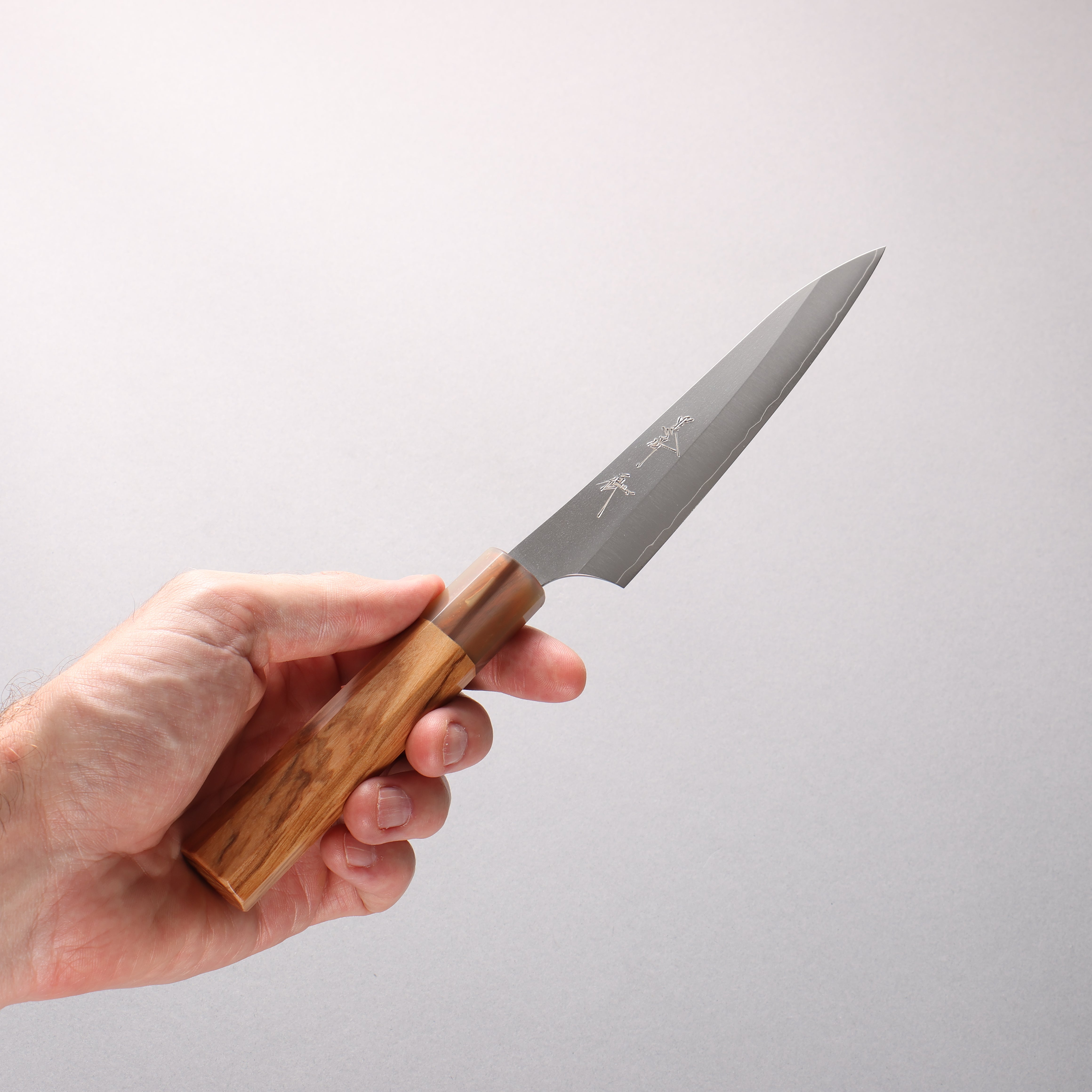 Yu Kurosaki New Gekko VG-XEOS Petty-Utility 130mm Olive Tree (ferrule: White Water Buffalo Horn) Handle