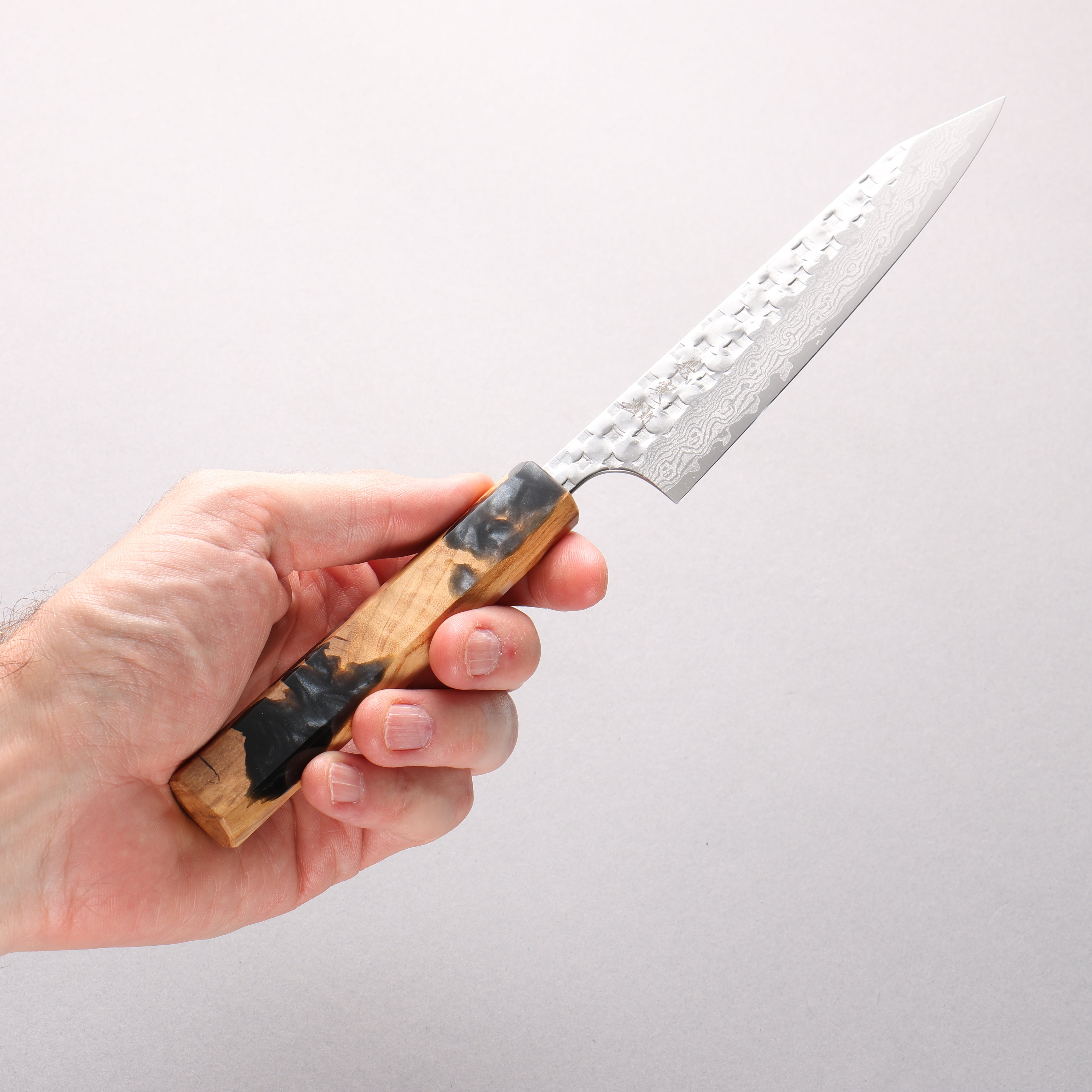 Yoshimi Kato Minamo II VG-XEOS Hammered Damascus Kiritsuke Petty-Utility 150mm Black Stabilized Wood (White Turquoise Ring) Handle