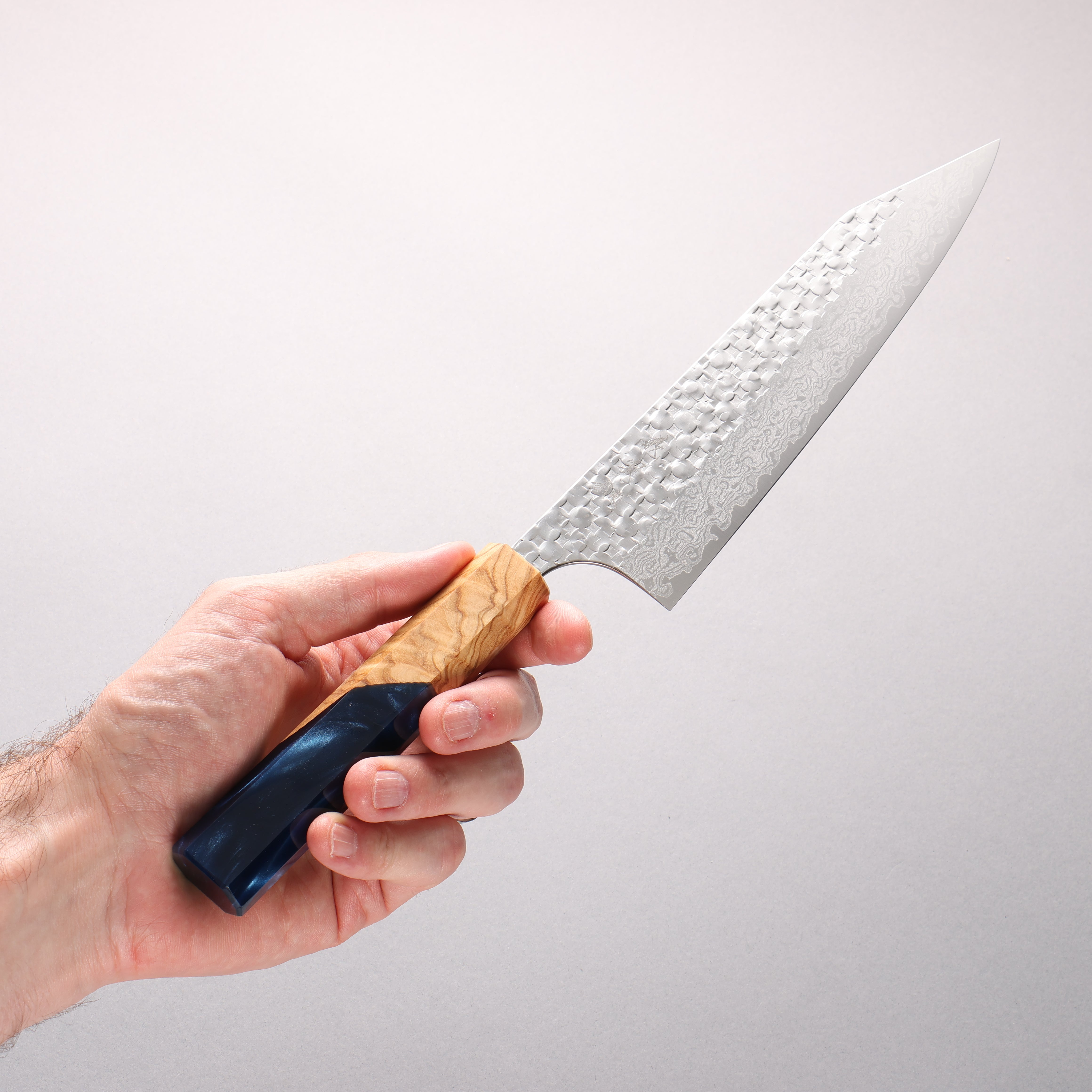 Yoshimi Kato Minamo II VG-XEOS Hammered Damascus Kiritsuke Petty-Utility 150mm Black Stabilized Wood (White Turquoise Ring) Handle