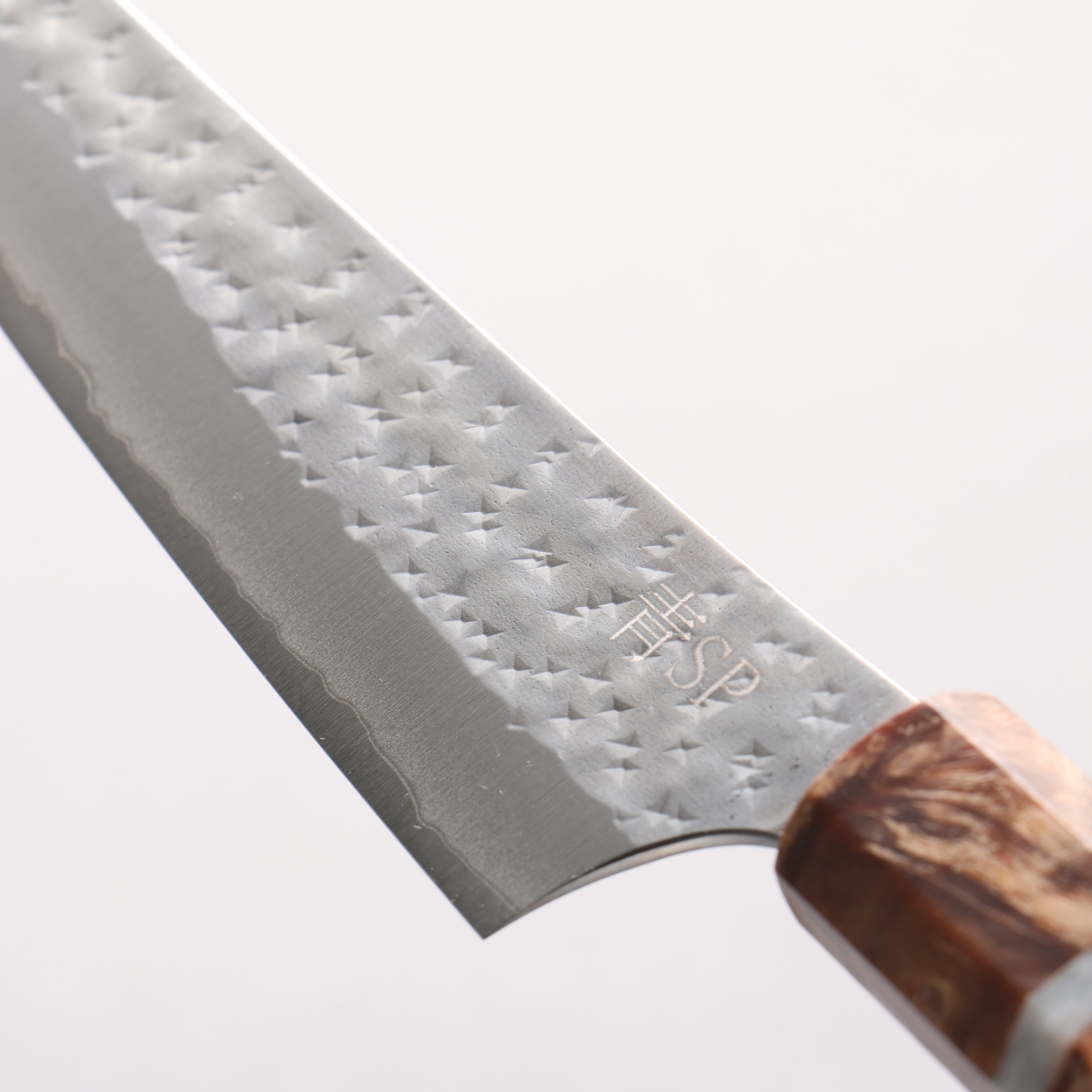 Yu Kurosaki Kokusen Blue Super Hammered Petty-Utility 150mm Brown Stabilized Wood (White Ring) Handle