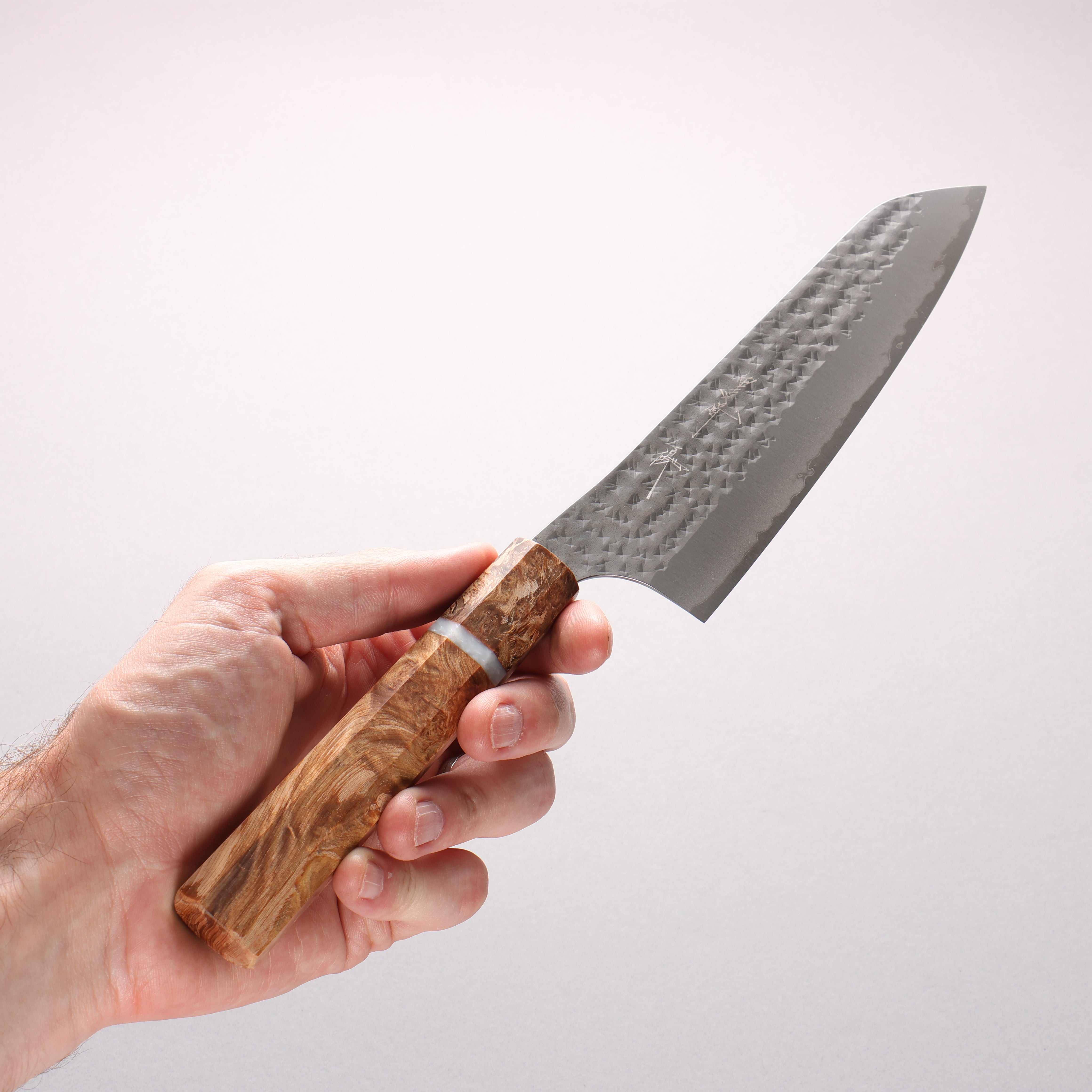 Yu Kurosaki Kokusen Blue Super Hammered Bunka 165mm Brown Stabilized Wood (White Ring) Handle