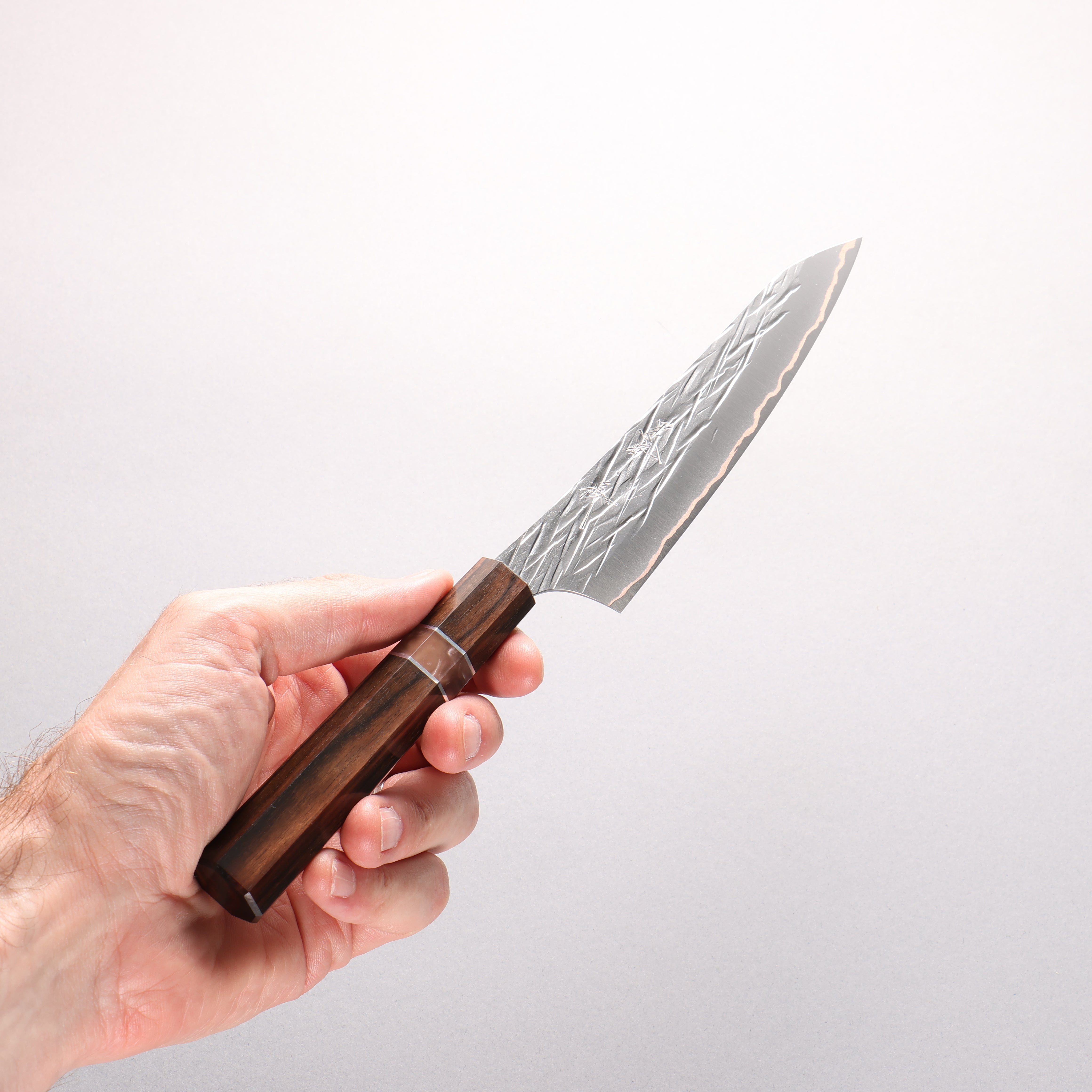Yu Kurosaki Raijin VG10w Hammered Copper Layered Petty-Utility 150mm Ebony Wood (with Pink Gold Colored Resin and Silver Ring) Handle