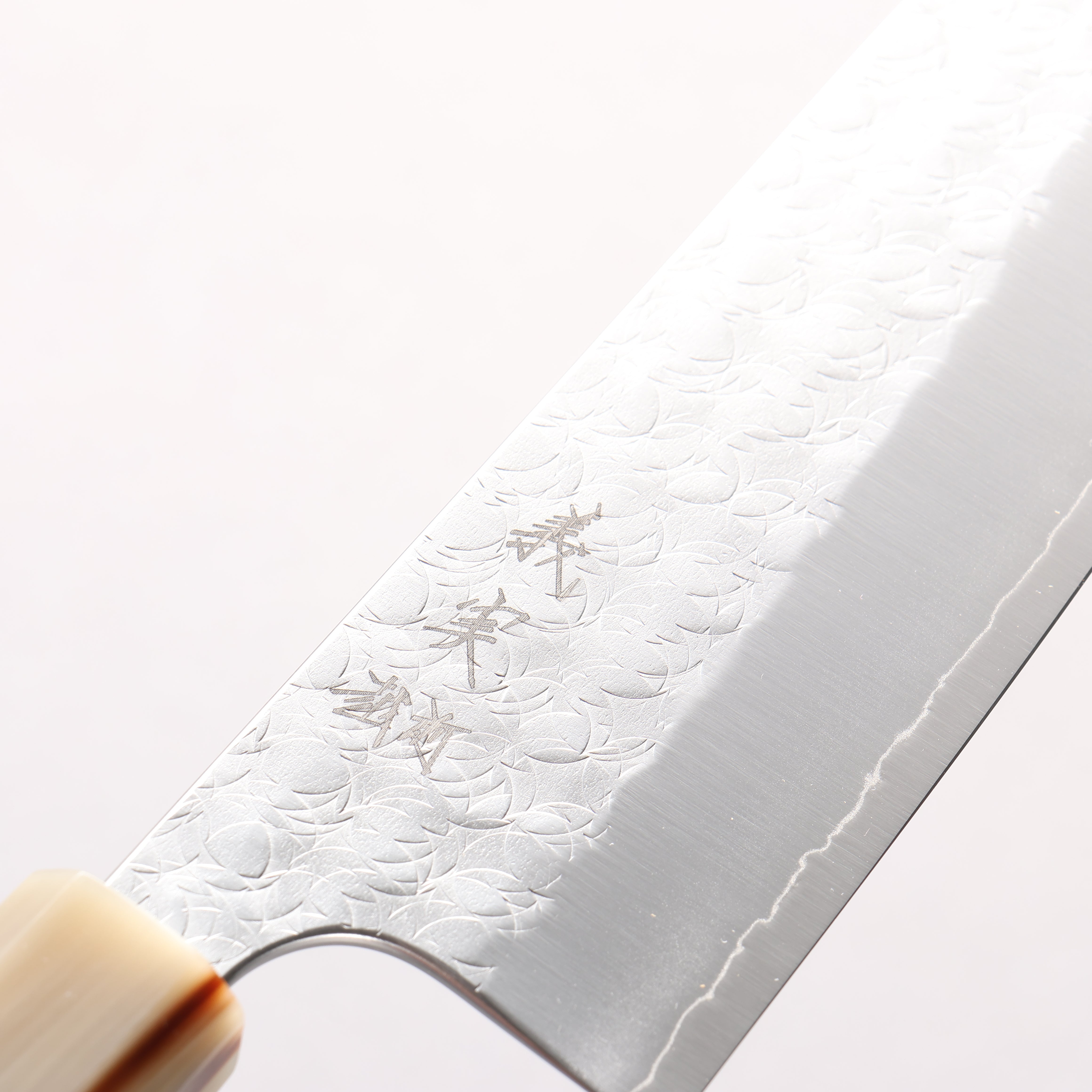 [Ginza Only] Yoshimi Kato Minamo SG2 Hammered Santoku 170mm Ebony Wood (ferrule: White Water Buffalo Horn) Handle