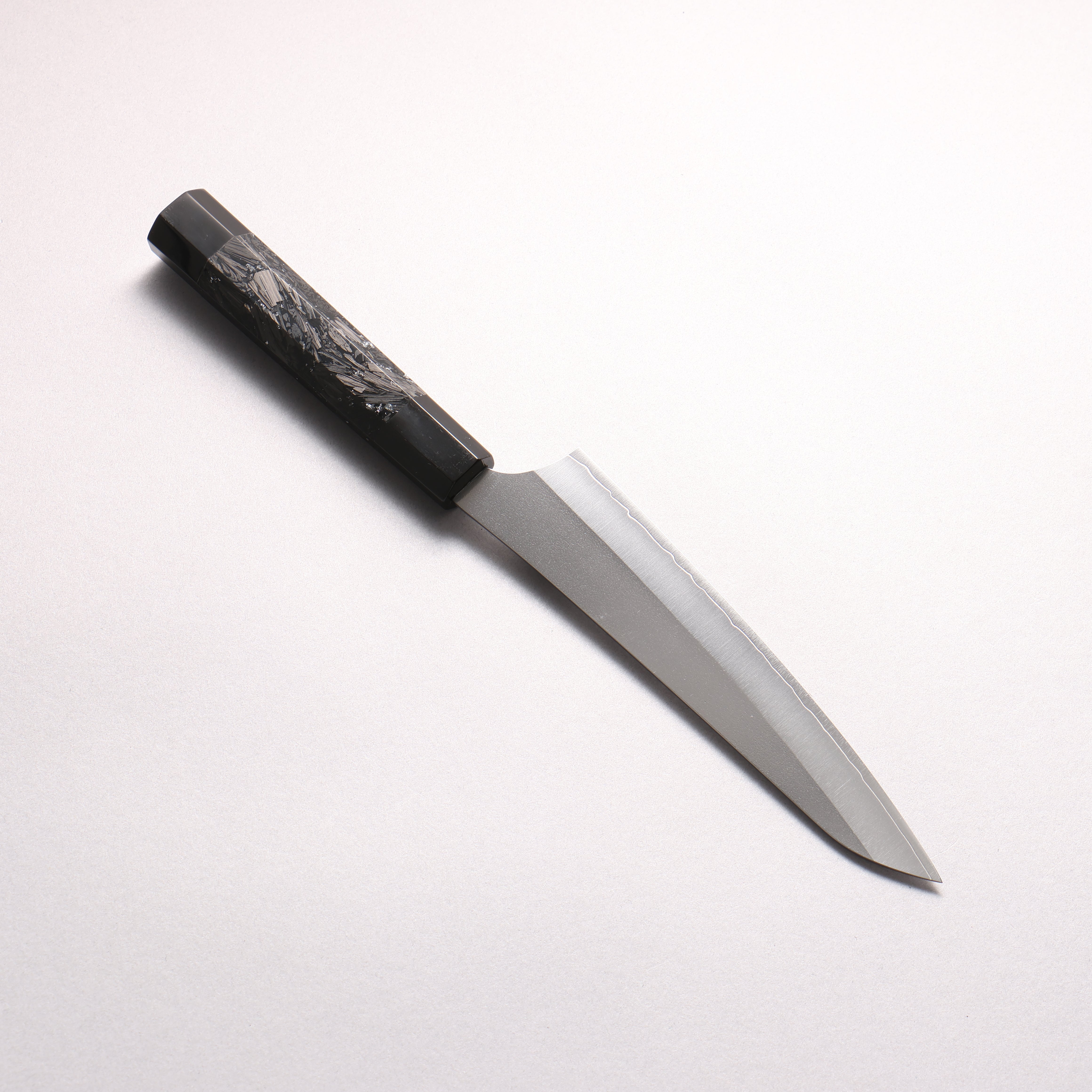[Ginza Only] Yu Kurosaki Gekko VG-XEOS Petty-Utility 150mm Carbon Fiber with Silver Speckles (ferrule and end cap: Black Water Buffalo Horn) Handle - Seisuke Knife