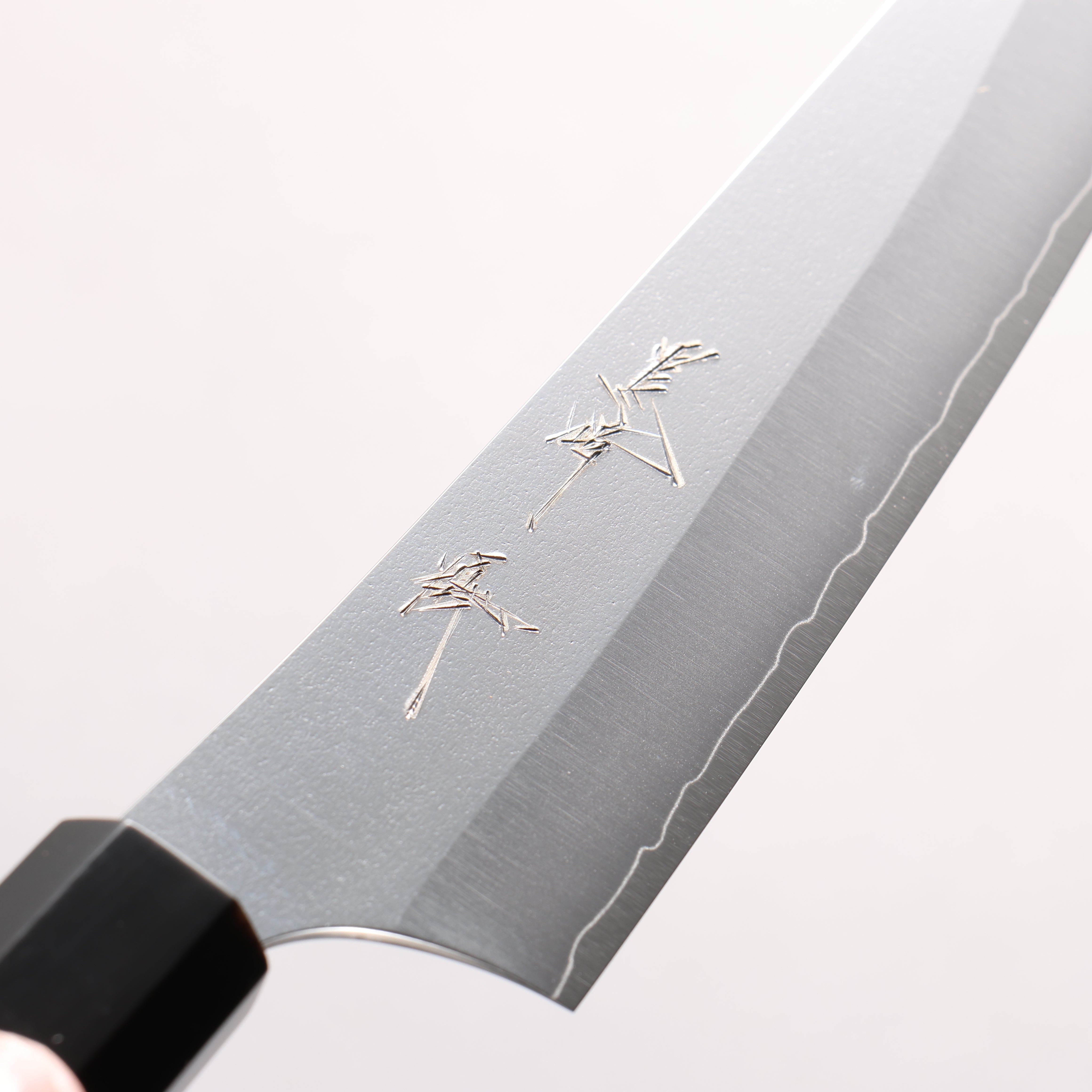 [Ginza Only] Yu Kurosaki Gekko VG-XEOS Petty-Utility 150mm Carbon Fiber with Silver Speckles (ferrule and end cap: Black Water Buffalo Horn) Handle - Seisuke Knife