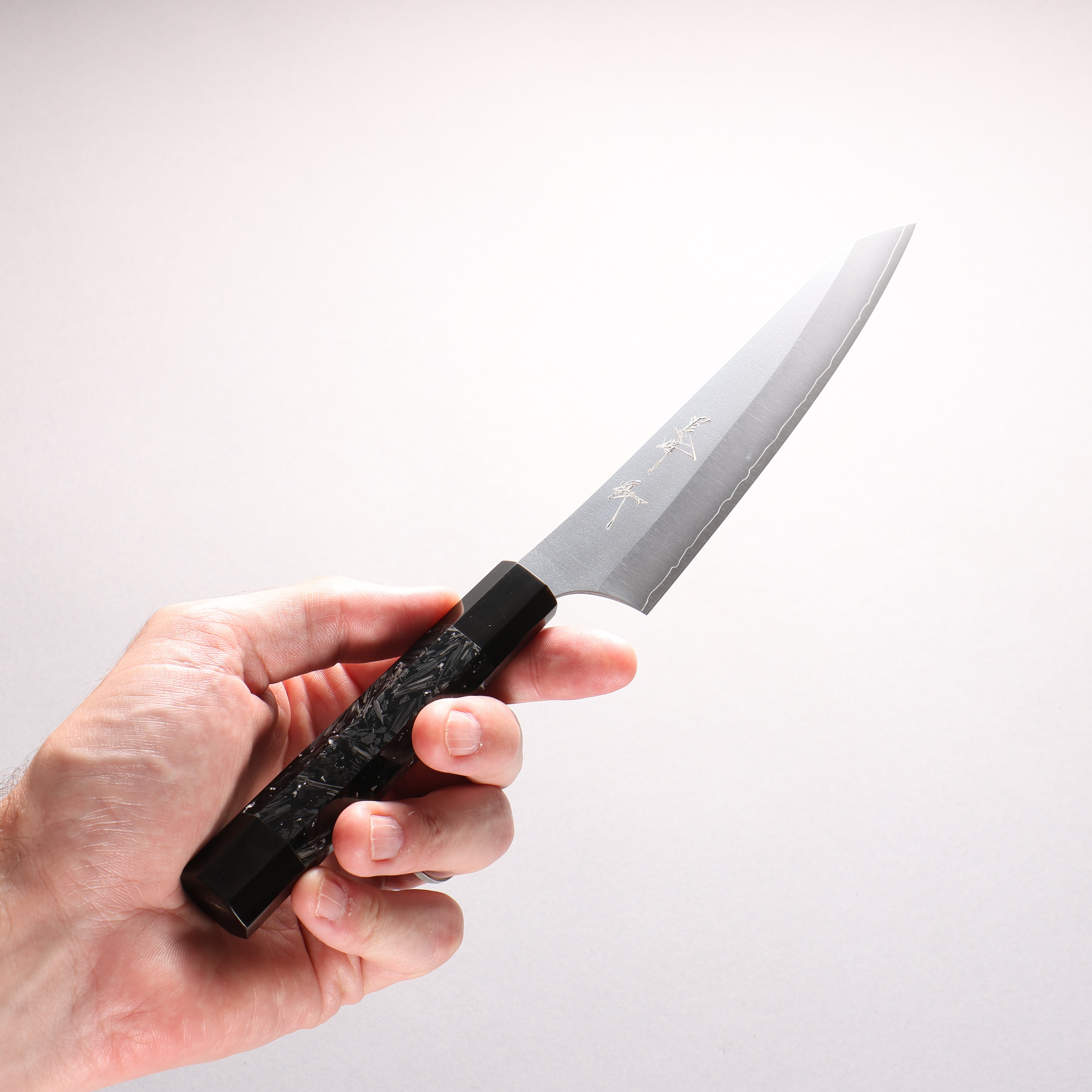 [Ginza Only] Yu Kurosaki Gekko VG-XEOS Petty-Utility 150mm Carbon Fiber with Silver Speckles (ferrule and end cap: Black Water Buffalo Horn) Handle - Seisuke Knife
