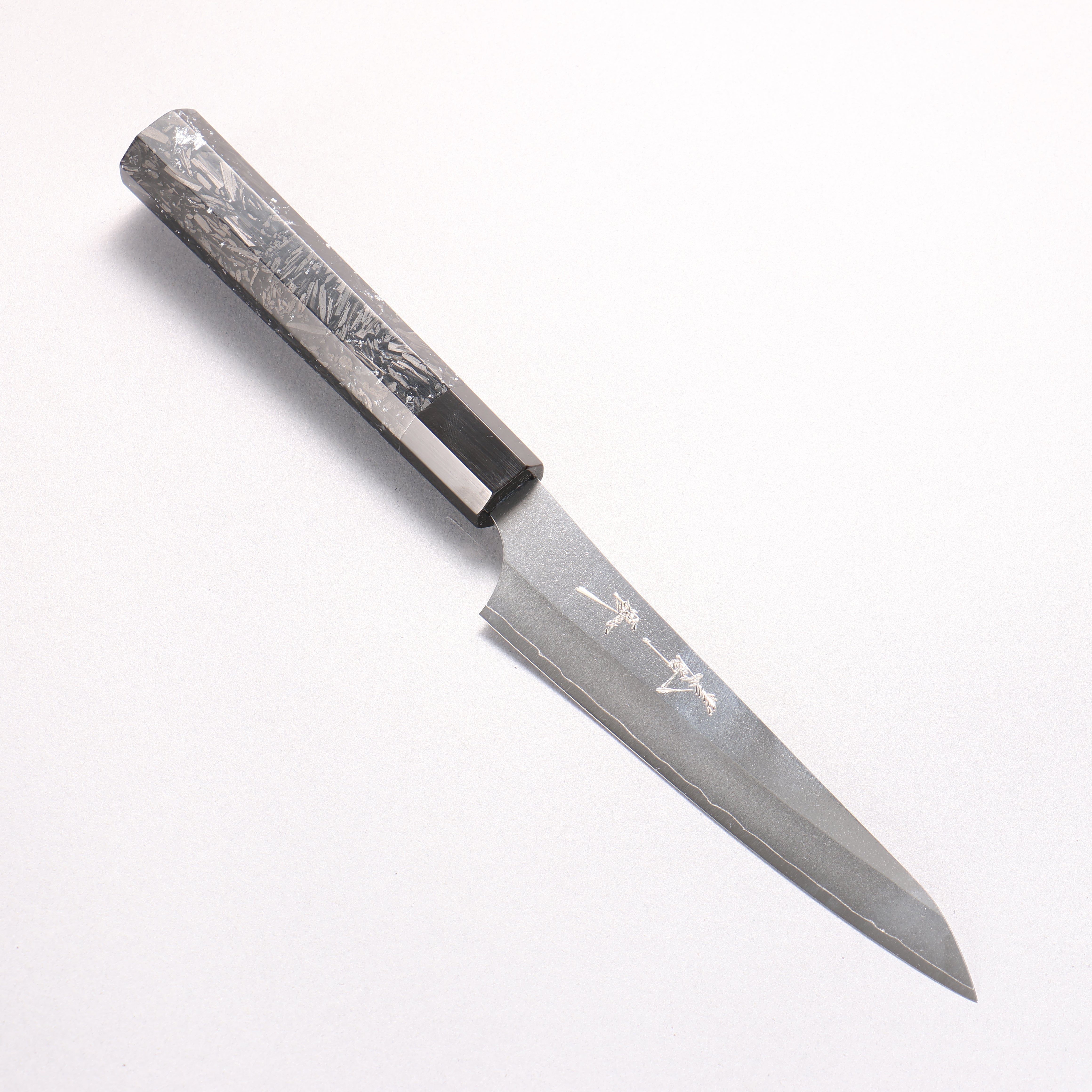 [Ginza Only] Yu Kurosaki Gekko VG-XEOS Petty-Utility 130mm Carbon Fiber with Silver Speckles (ferrule: Black Water Buffalo Horn) Handle