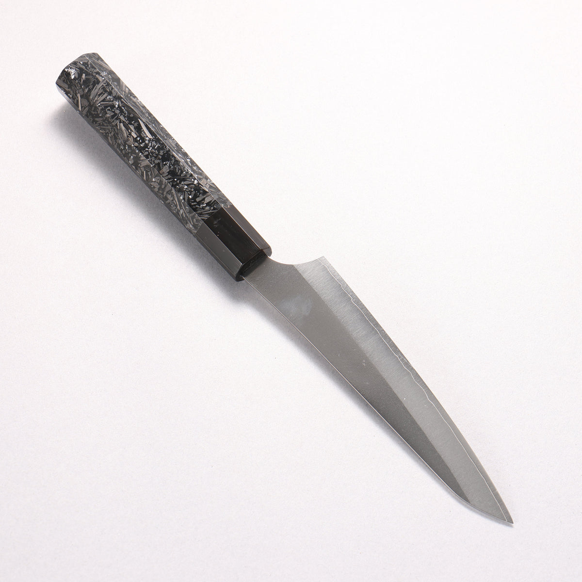 [Ginza Only] Yu Kurosaki Gekko VG-XEOS Petty-Utility 130mm Carbon Fiber with Silver Speckles (ferrule: Black Water Buffalo Horn) Handle