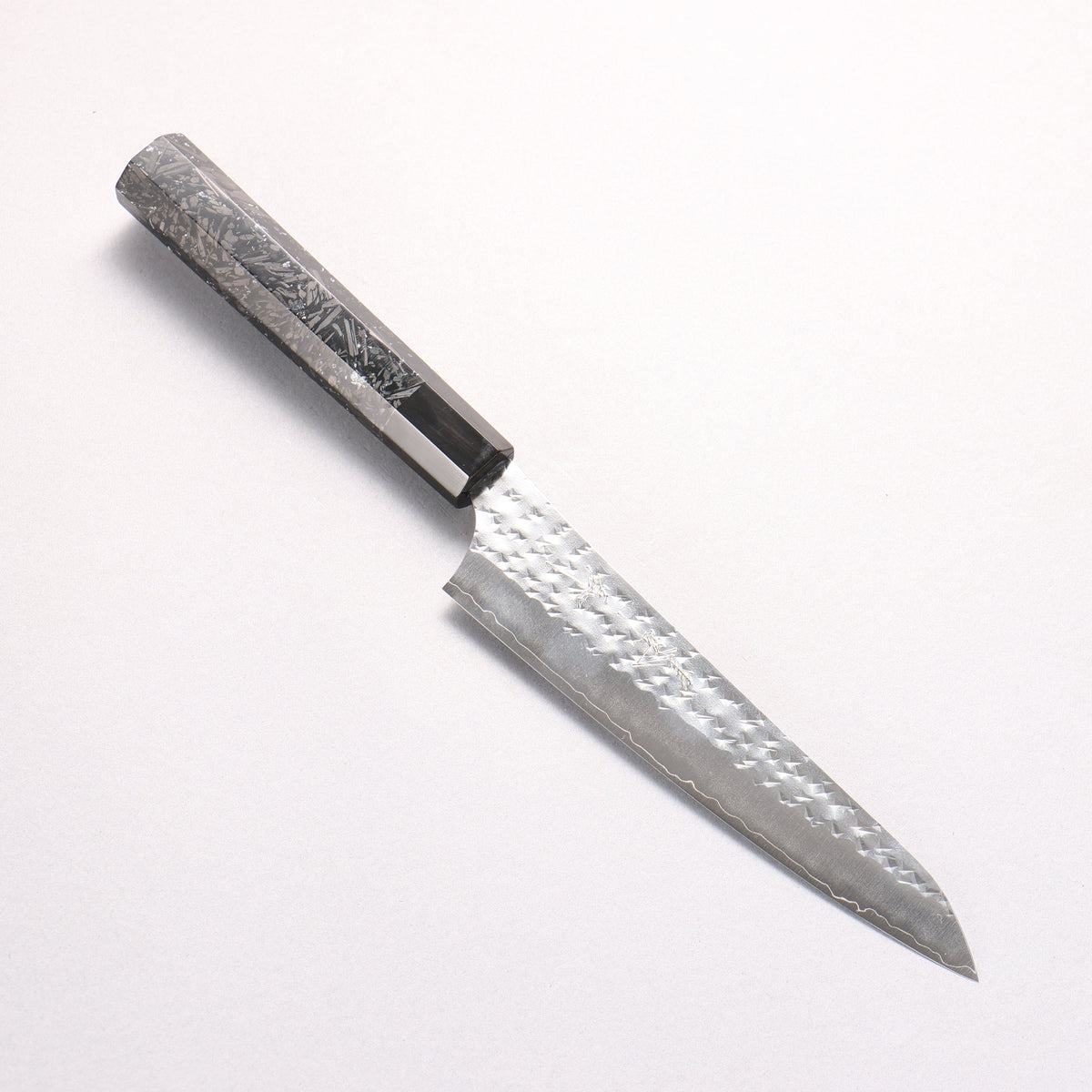 [Ginza Only] Yu Kurosaki Senko SG2 Hammered Petty-Utility 150mm Carbon Fiber with Silver Speckles (ferrule: Black Water Buffalo Horn) Handle - Seisuke Knife