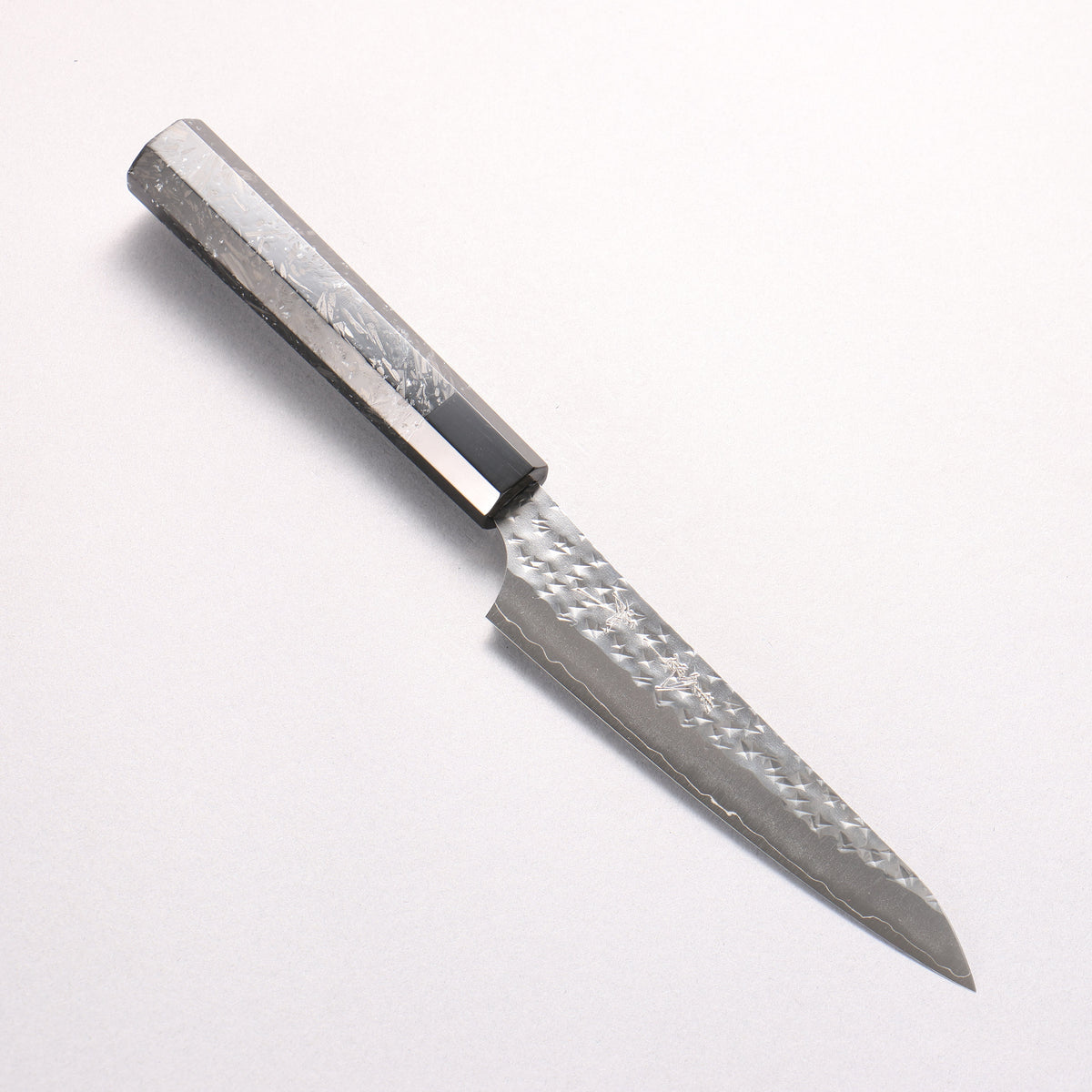 [Ginza Only] Yu Kurosaki Senko SG2 Hammered Petty-Utility 130mm Carbon Fiber with Silver Speckles (ferrule: Black Water Buffalo Horn) Handle - Seisuke Knife