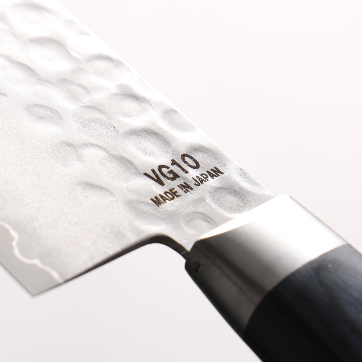 Higuchi VG10 Hammered Santoku 180mm Navy blue Pakka wood Handle