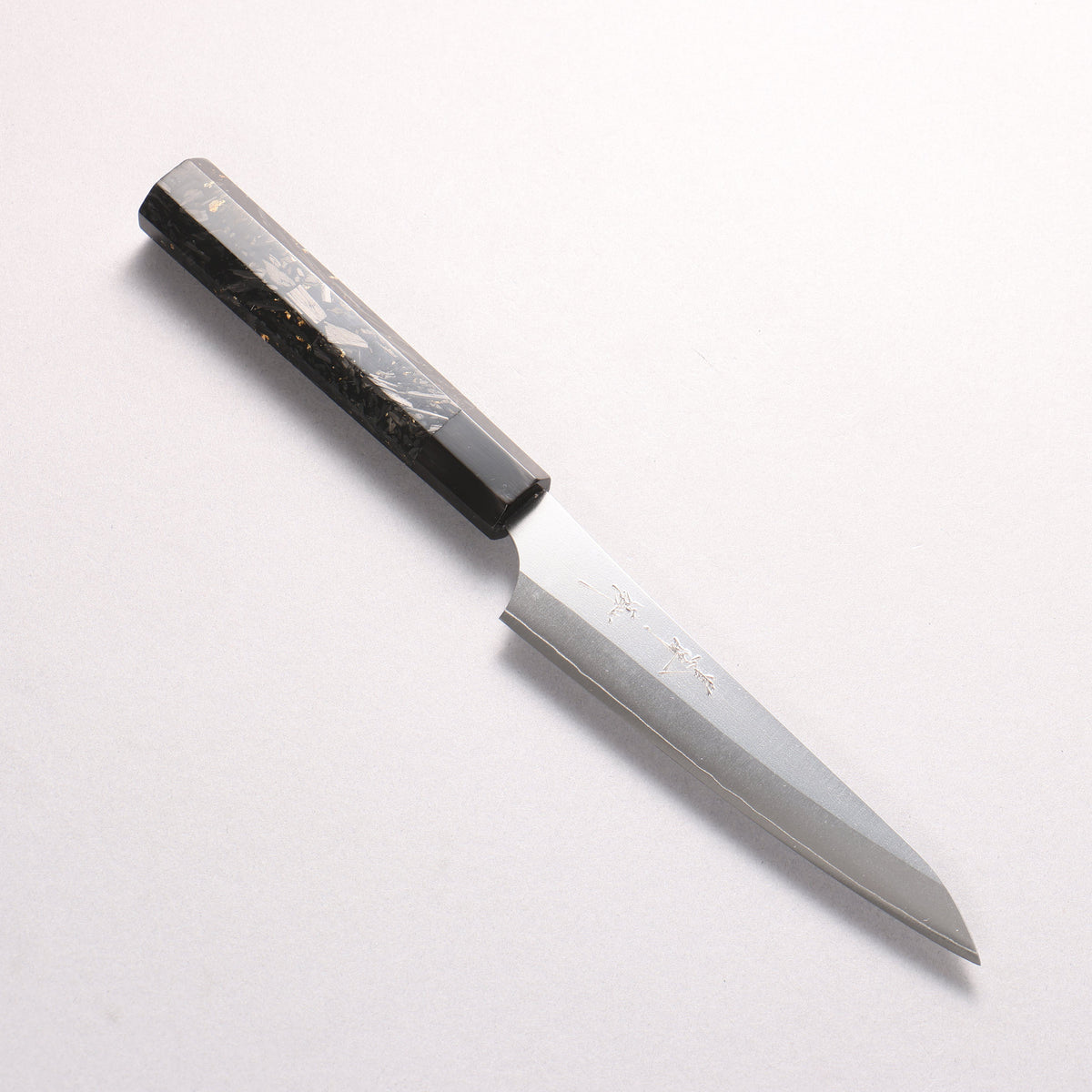 [Ginza Only] Yu Kurosaki Gekko VG-XEOS Petty-Utility 130mm Carbon Fiber with Gold Speckles (ferrule: Black Water Buffalo Horn) Handle