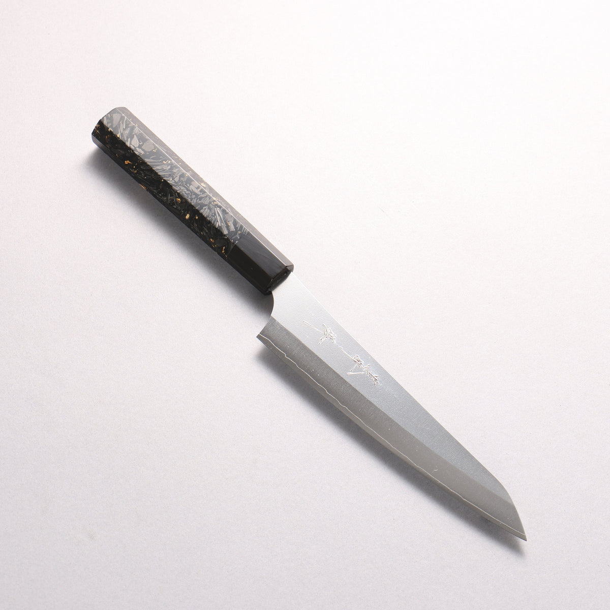 [Ginza Only] Yu Kurosaki Gekko VG-XEOS Petty-Utility 150mm Carbon Fiber with Gold Speckles (ferrule: Black Water Buffalo Horn) Handle