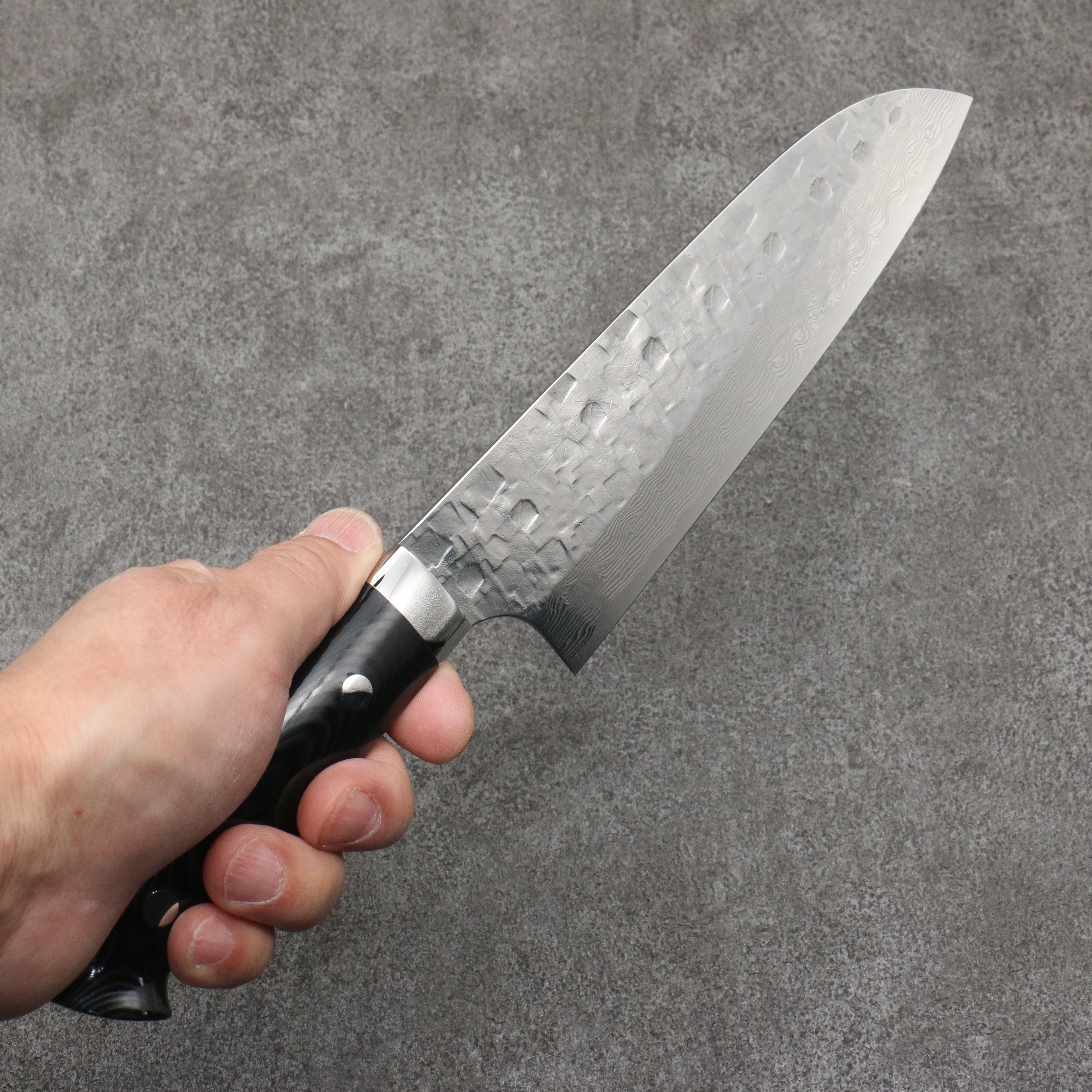Takeshi Saji VG10 Hammered Damascus Cross Santoku180mm Micarta (Cloud) Handle - Seisuke Knife