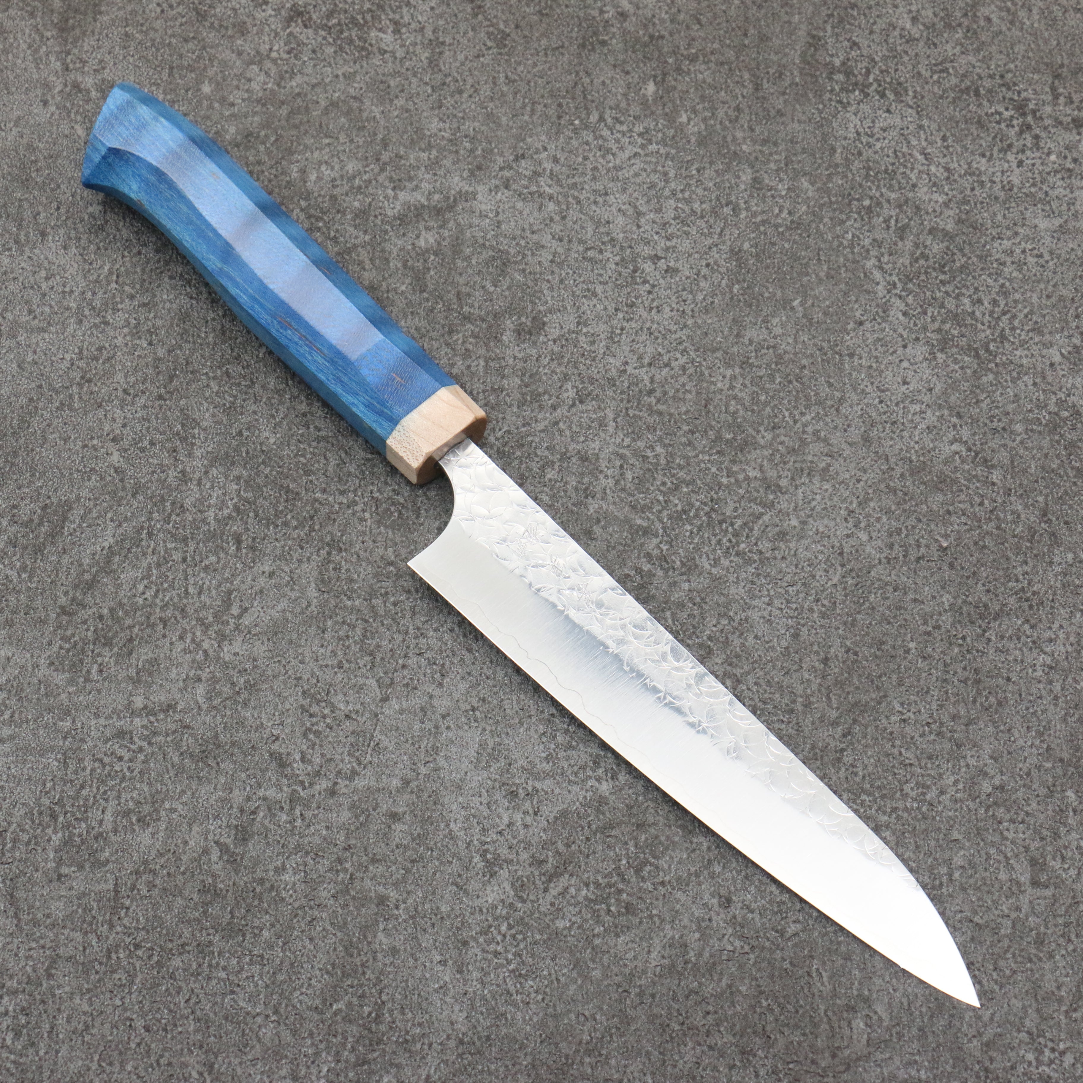 Yoshimi Kato Minamo SG2 Hammered Petty-Utility  150mm Western style (blue) Handle - Seisuke Knife
