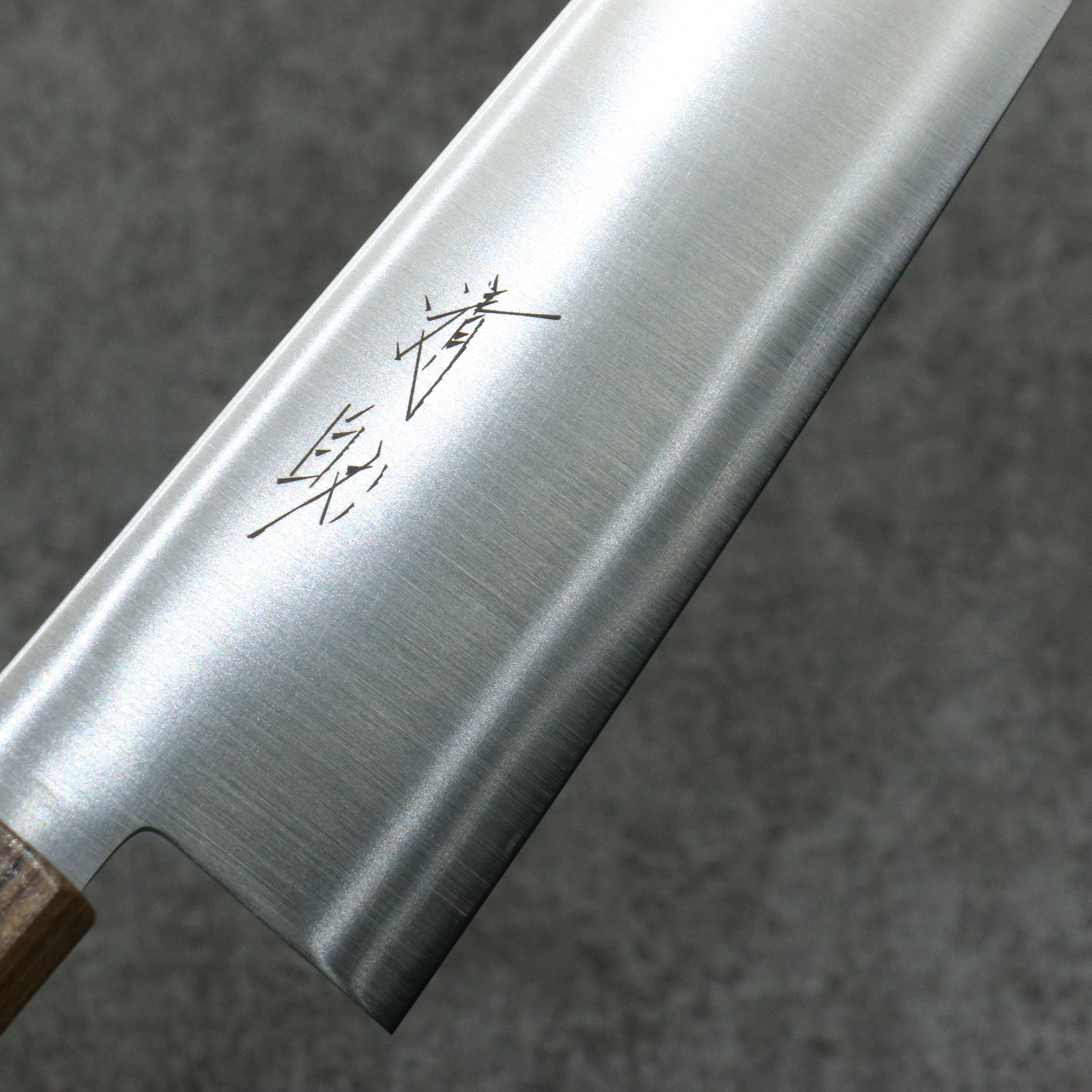 Seisuke Stainless Steel Kiritsuke Santoku  180mm Sandalwood (grey) Handle - Seisuke Knife