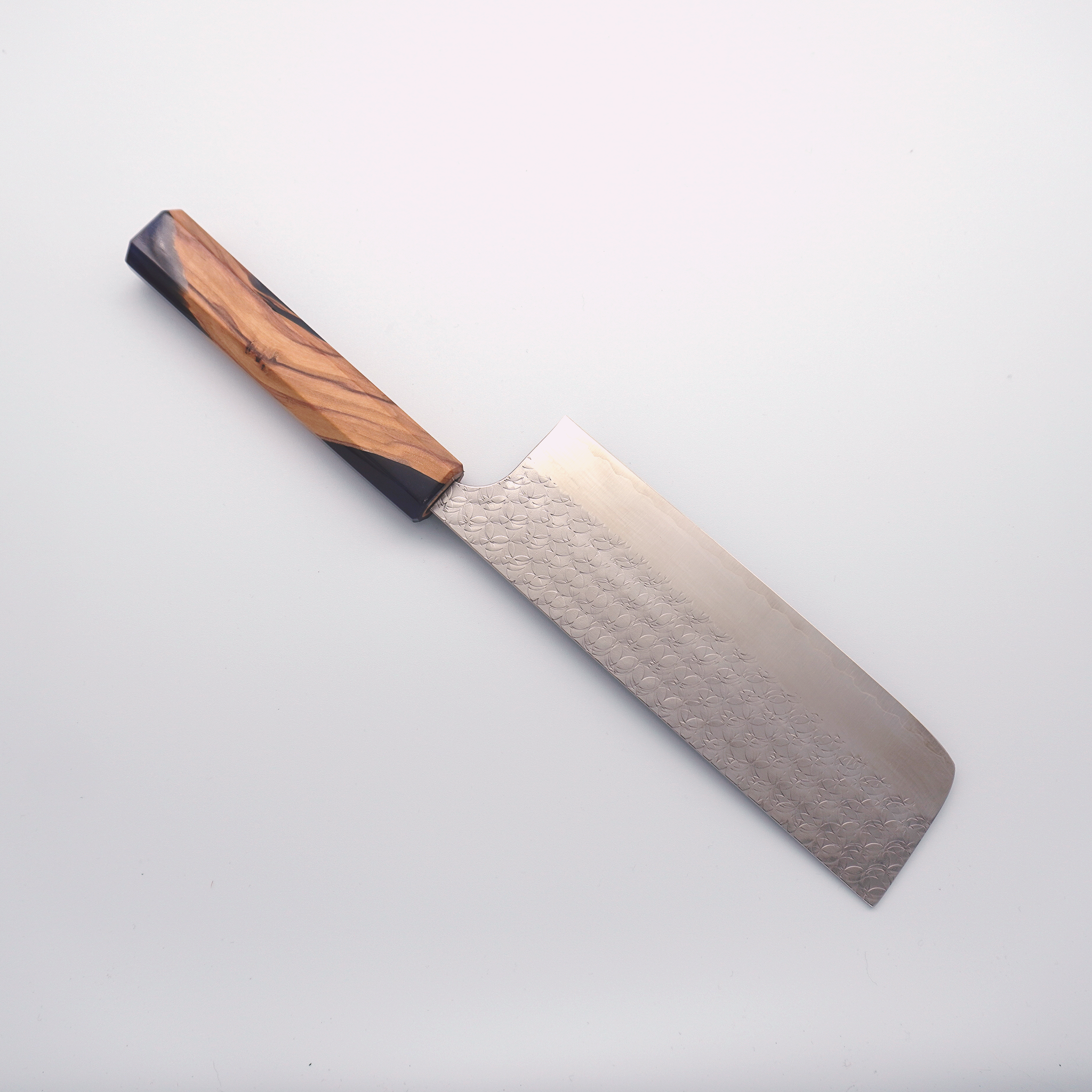 Yoshimi Kato Minamo SG2 Hammered Nakiri 165mm Olive Tree & Blue Resin Handle - Seisuke Knife