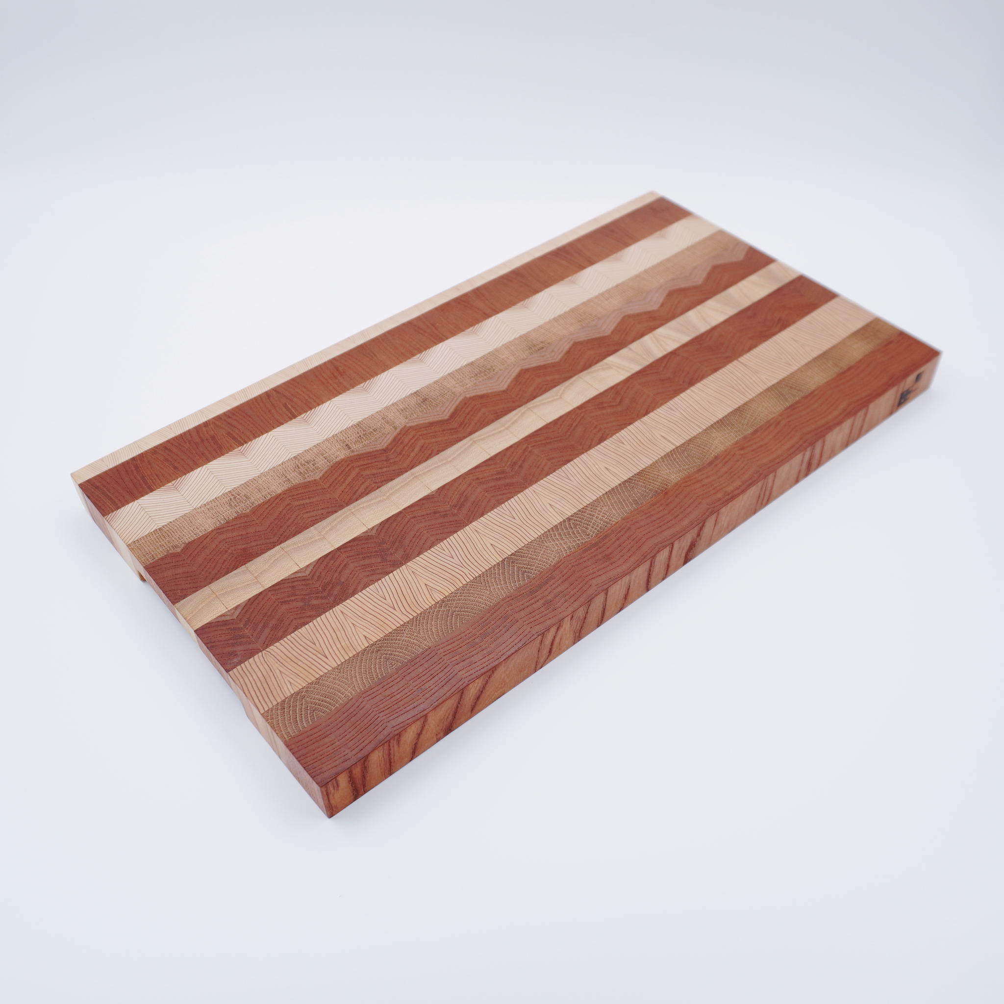 Yu Kurosaki Cutting Board End Grain Wood (Large) - Seisuke Knife