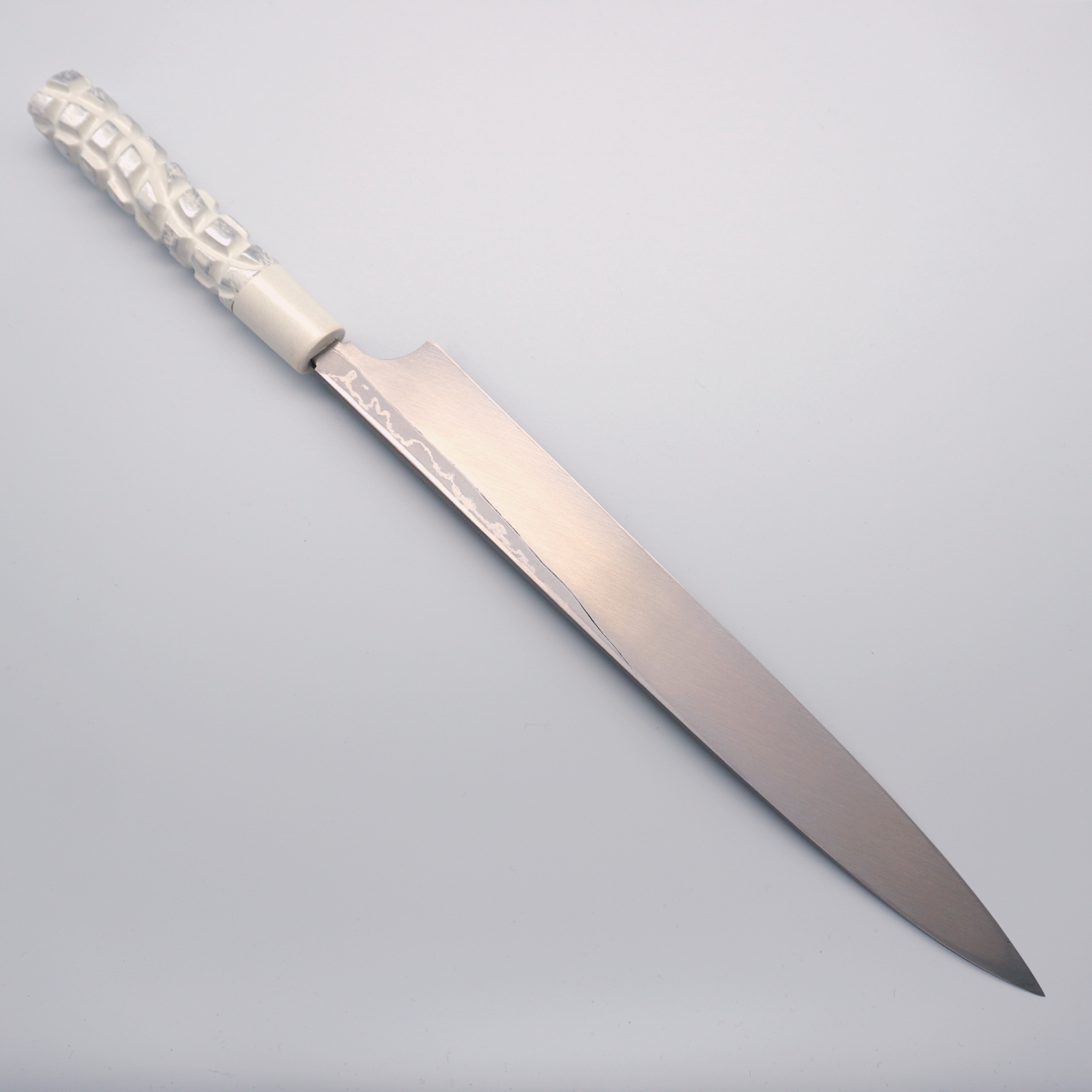 Hideo Kitaoka Wakashitsuke Tansetsu Yanagiba 300mm with Carved Urushi Lacquered Handle - Seisuke Knife