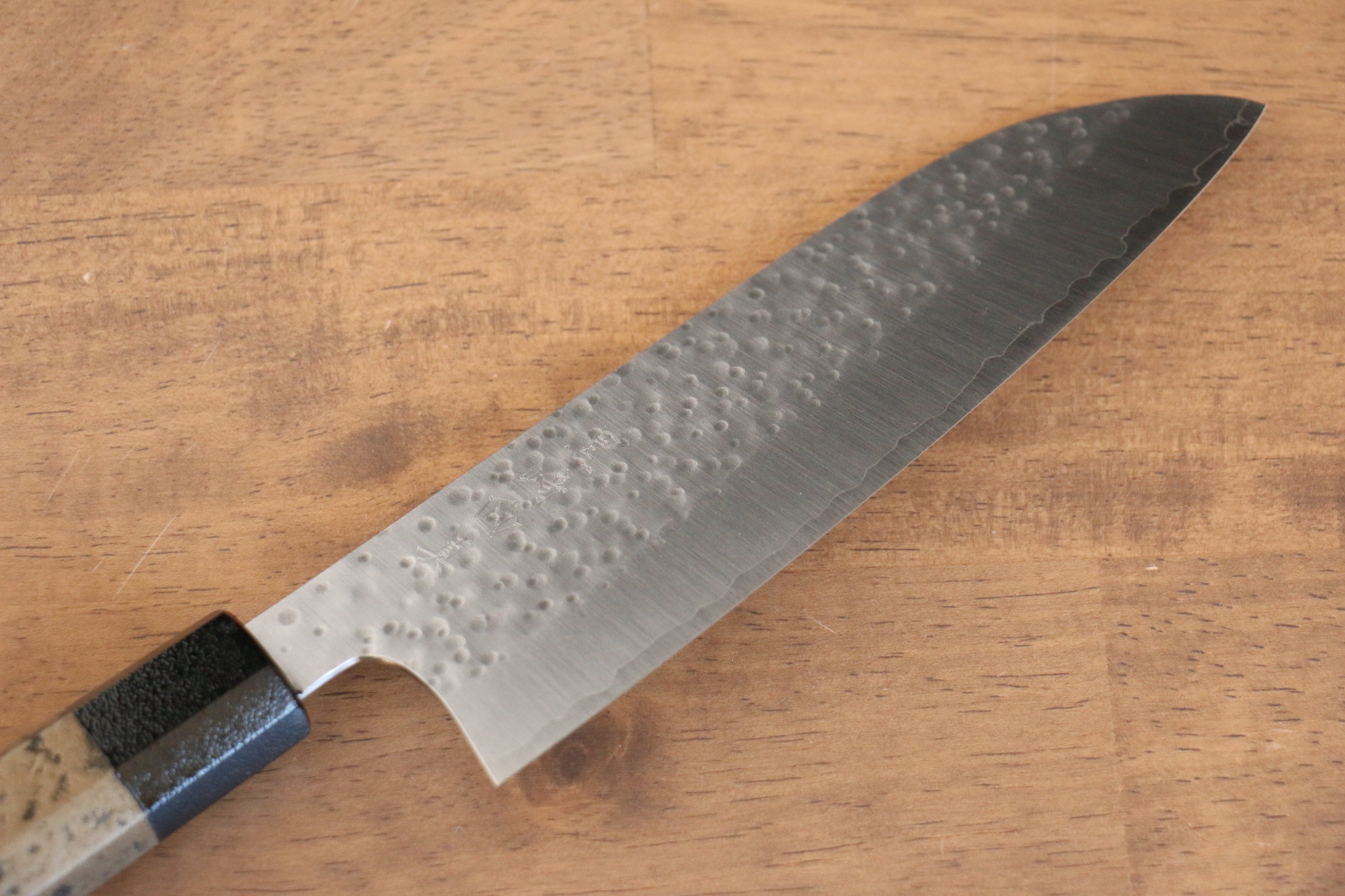 Makoto Kurosaki SG2 Maru Hammered Santoku 165mm with Washi & Gold Copper Wood Handle - Seisuke Knife