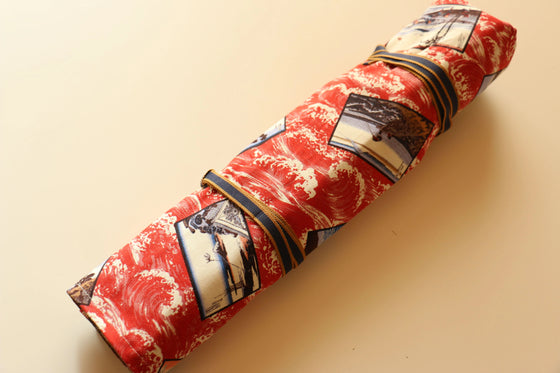 Japanese Style Knife Roll - Hokusai Red with Plain Green Pocket (7 Pockets) - Seisuke Knife