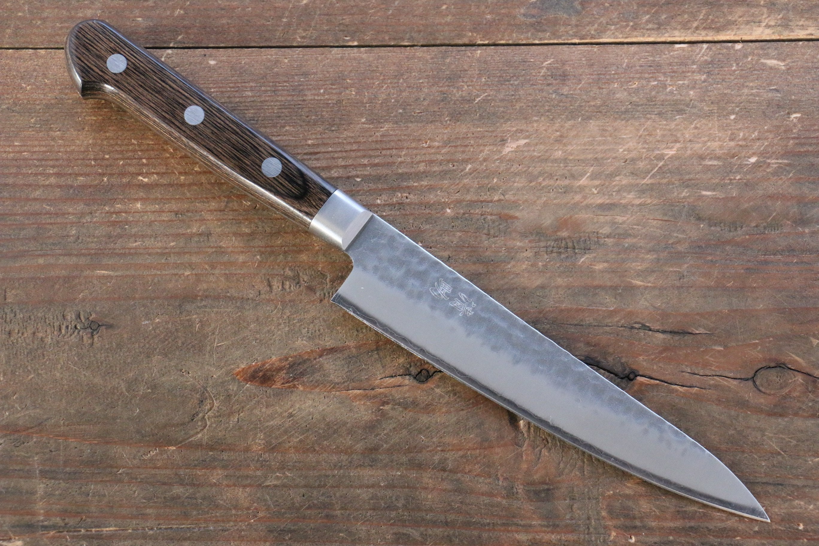 Seisuke AUS8 Hammered Petty-Utility 135mm Brown Pakkawood Handle - Seisuke Knife