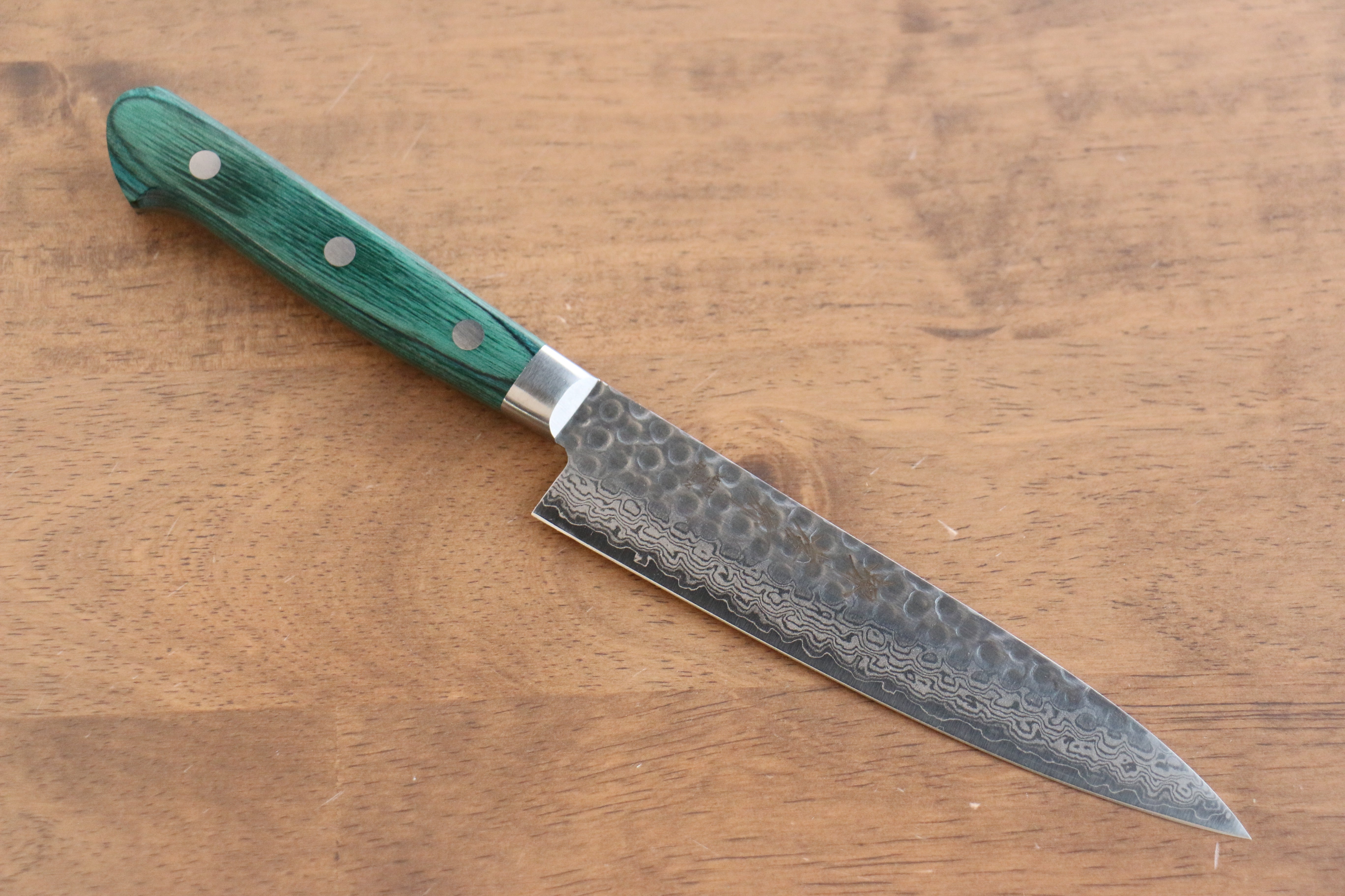 Sakai Takayuki VG10 17 Layer Damascus Petty-Utility 135mm Green Pakkawood Handle - Seisuke Knife
