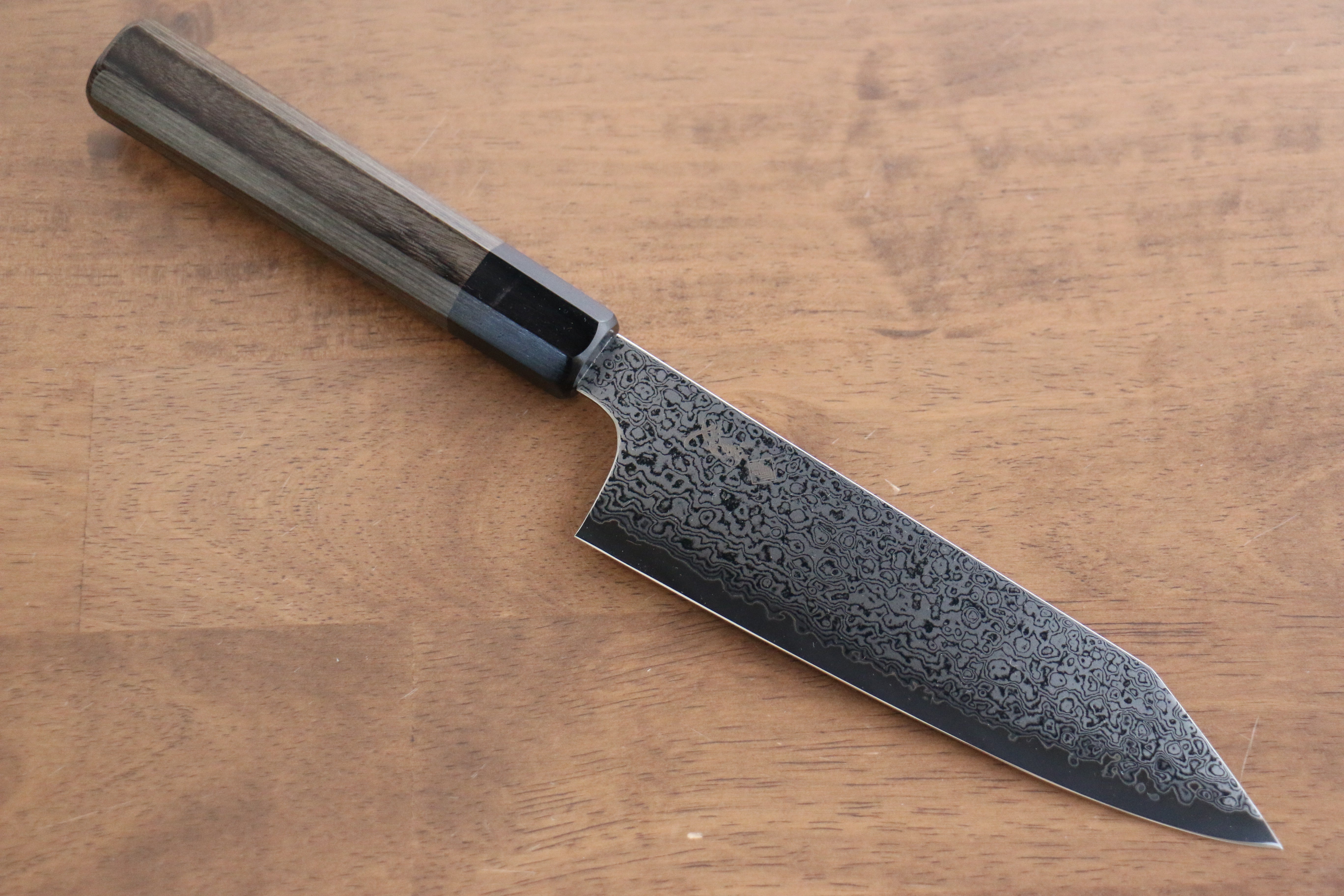 Kanjyo VG10 Damascus Kiritsuke Santoku 180mm Gray Pakkawood Handle - Seisuke Knife