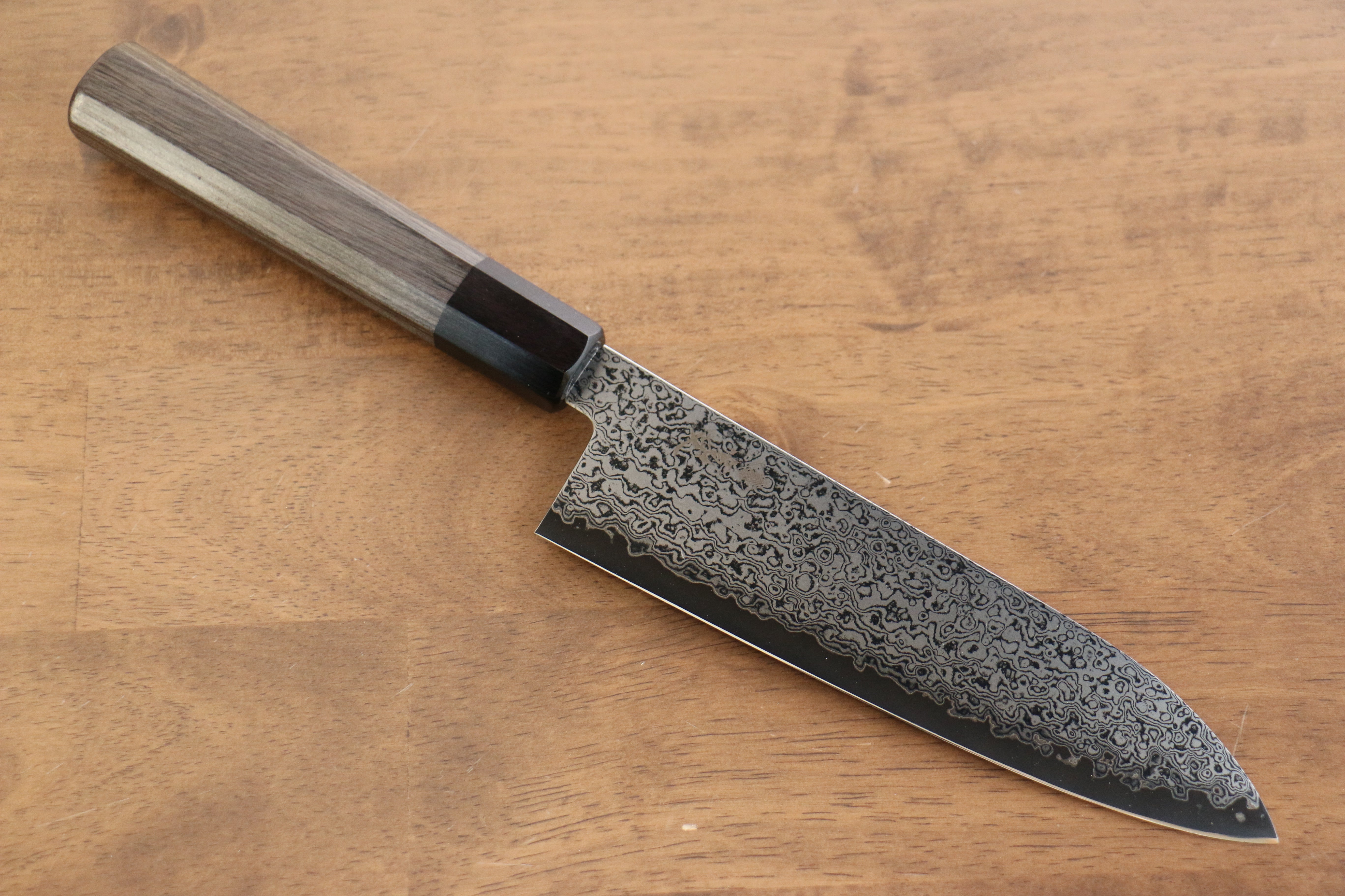 Kanjyo VG10 Damascus Santoku 180mm Gray Pakkawood Handle - Seisuke Knife