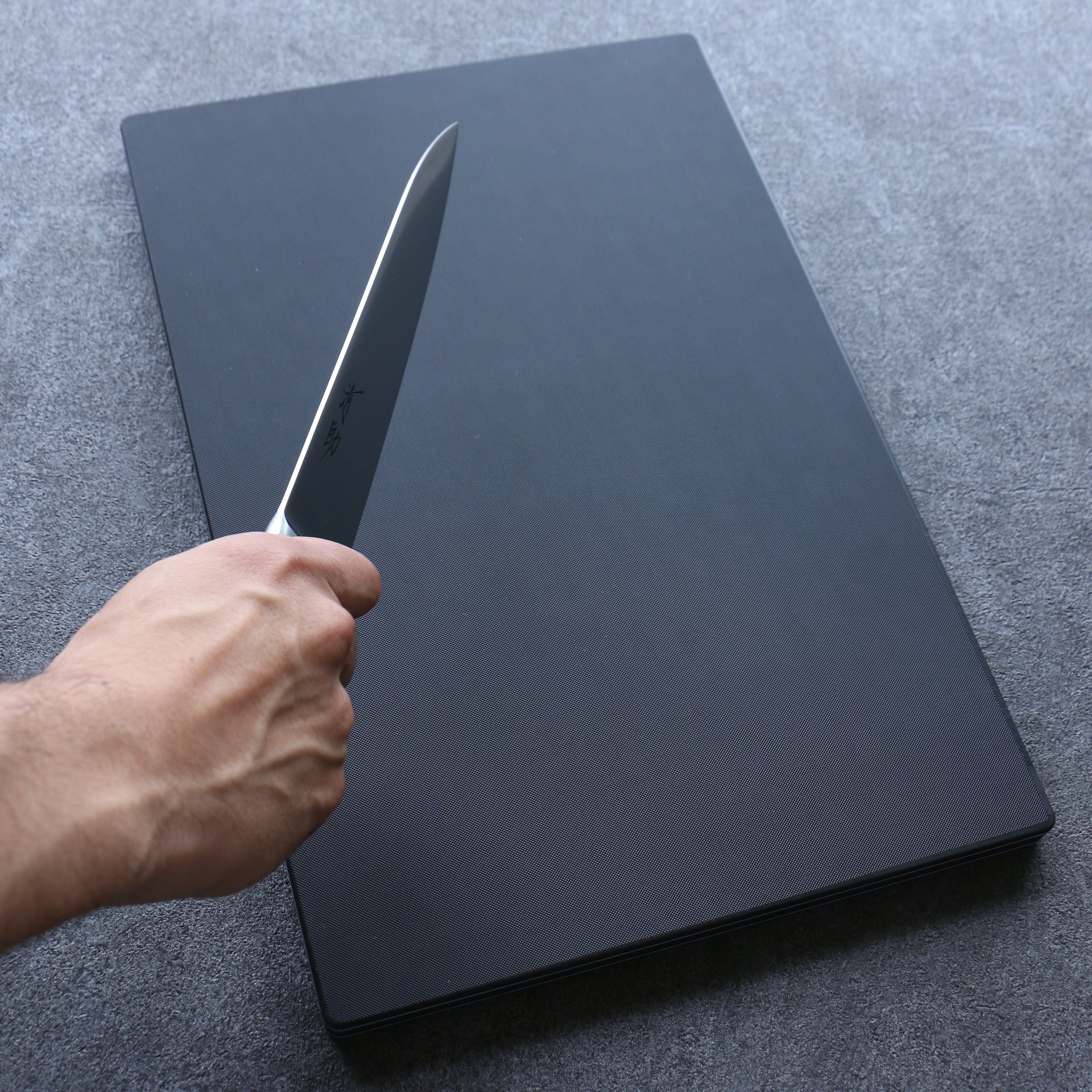 Hasegawa Cutting Board Pro-PE Lite Black (390 x 260mm) - Seisuke Knife
