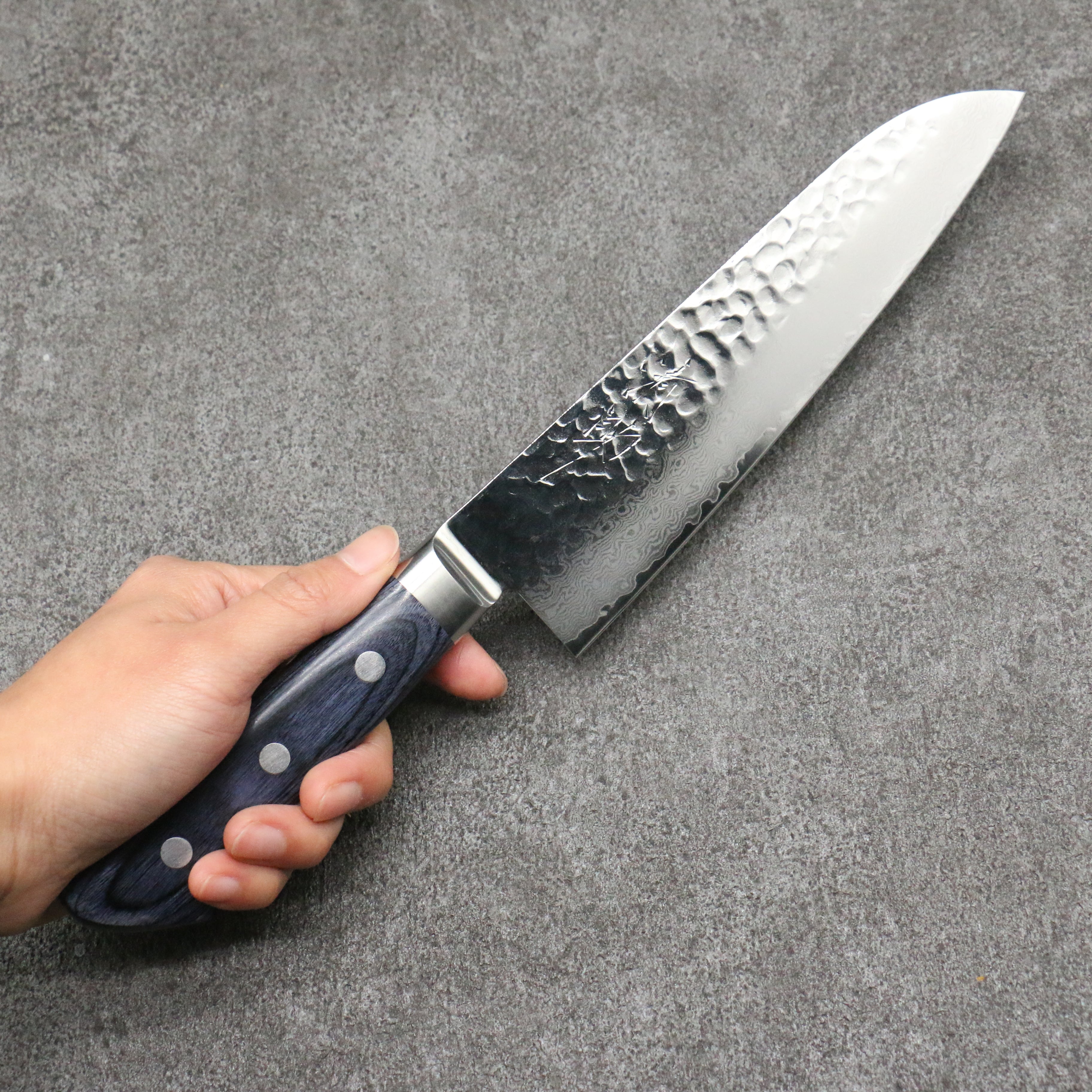 Seisuke Seiun VG10 33 Layer Damascus Santoku 180mm Navy blue Pakka wood Handle with Sheath - Seisuke Knife