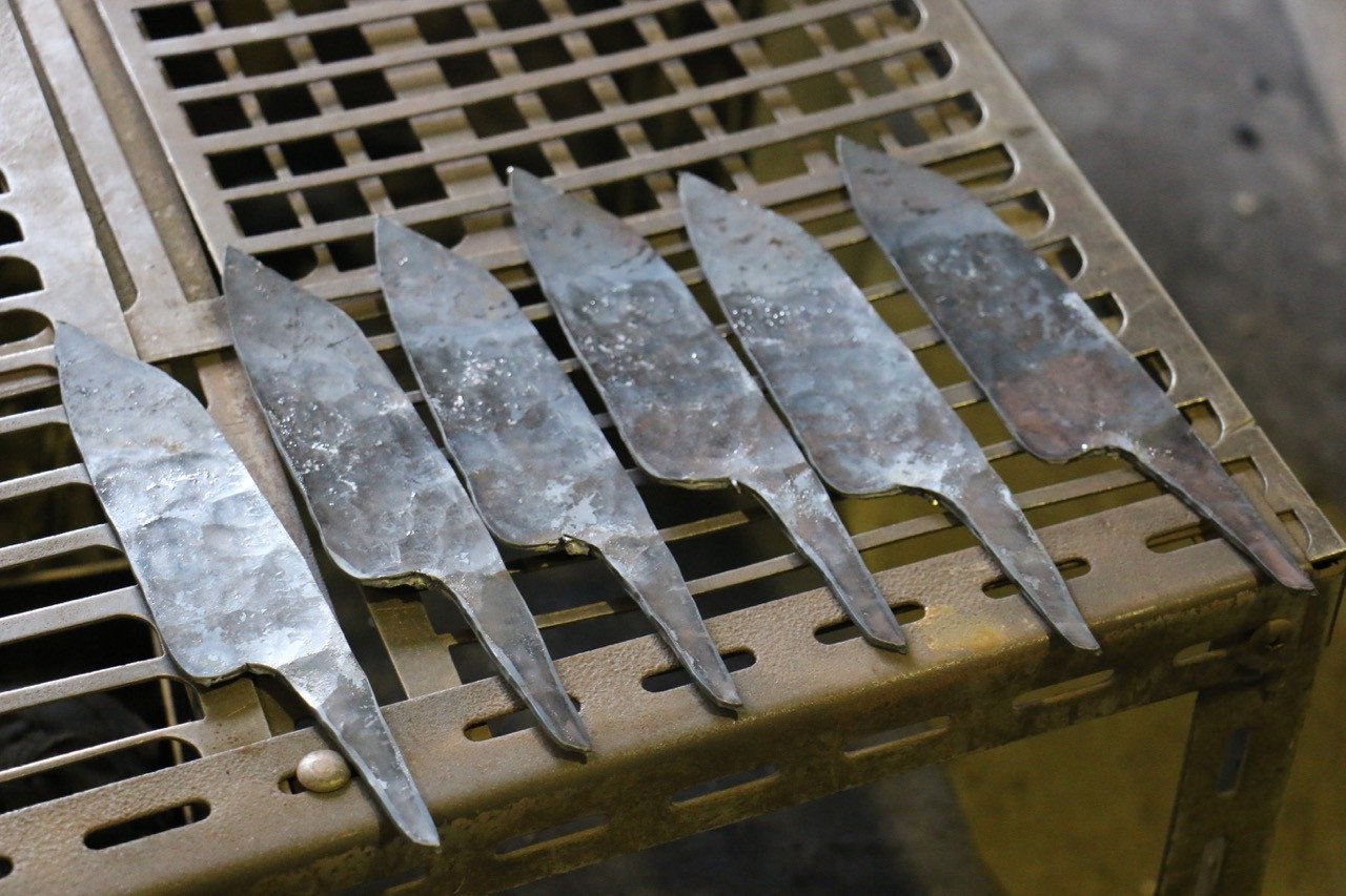 Anryu Blue Super Hammered Kurouchi Bunka 165mm Shitan Handle - Seisuke Knife