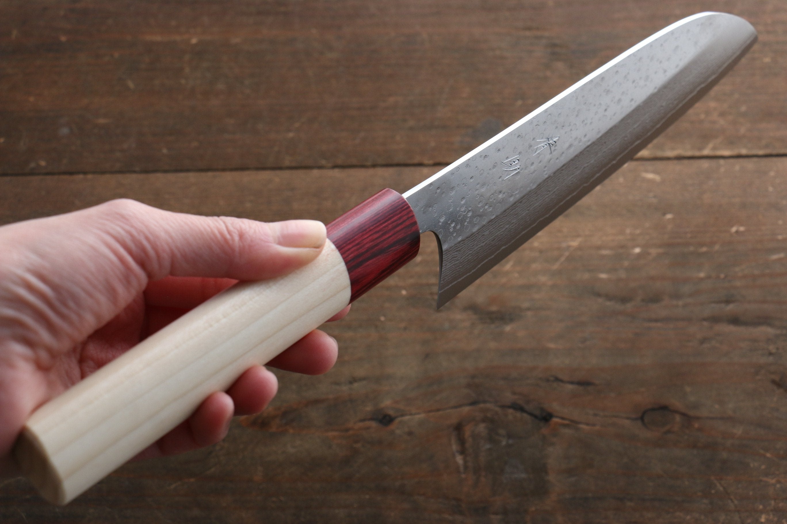 Seisuke VG10 16 Layer Hammered Damascus Santoku 165mm with Magnolia Handle - Seisuke Knife