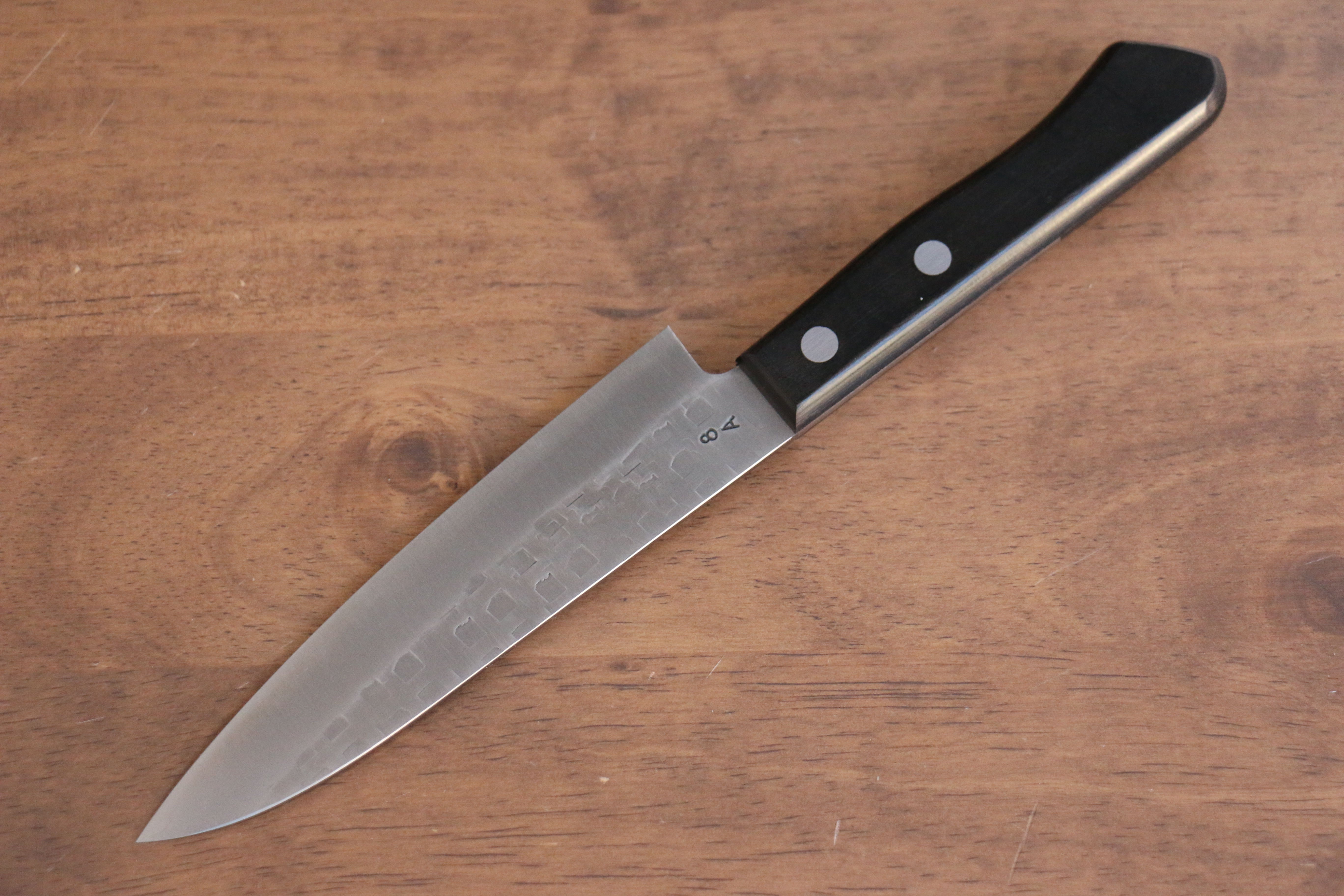 Nao Yamamoto AUS8 Hammered Petty-Utility 135mm Black Pakkawood Handle - Seisuke Knife