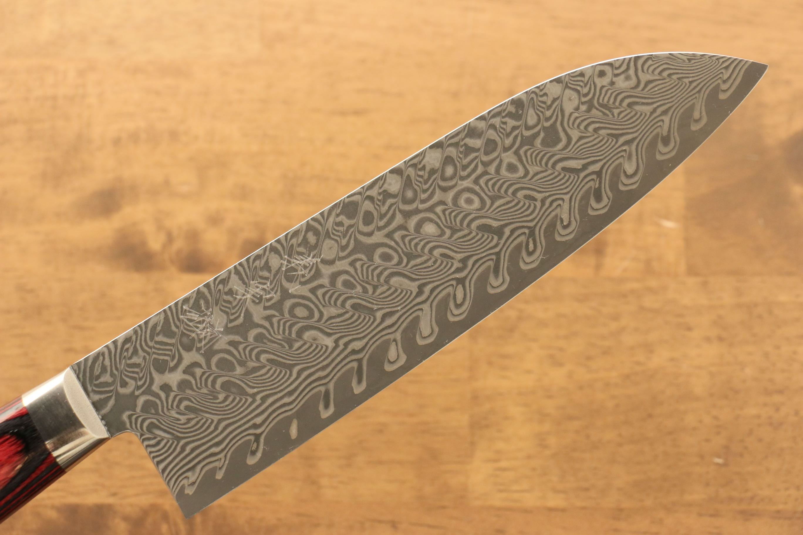 Yoshimi Kato SG2 Damascus Santoku 180mm Red and Black Pakkawood Handle - Seisuke Knife