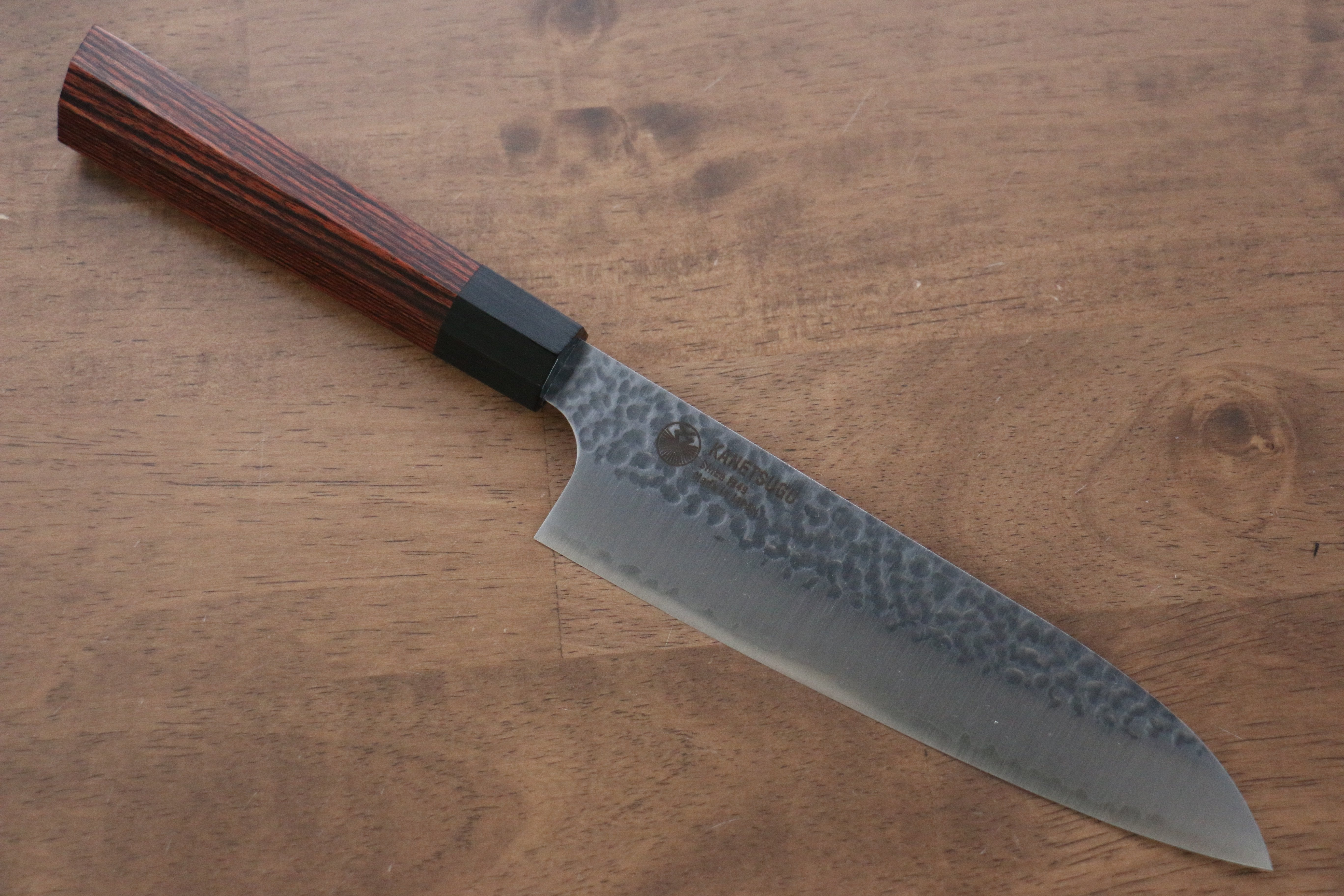 Seki Kanetsugu Heptagon Wood VG10 Hammered Santoku 170mm Pakka wood (heptagonal) Handle - Seisuke Knife